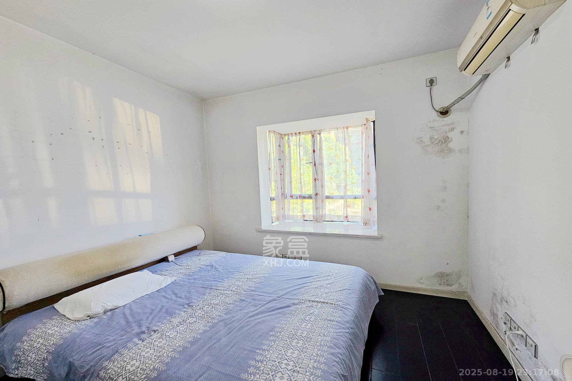 三江花中城  3室2厅2卫    105.0万 三江花中城  3室2厅2卫    105.0万卧室