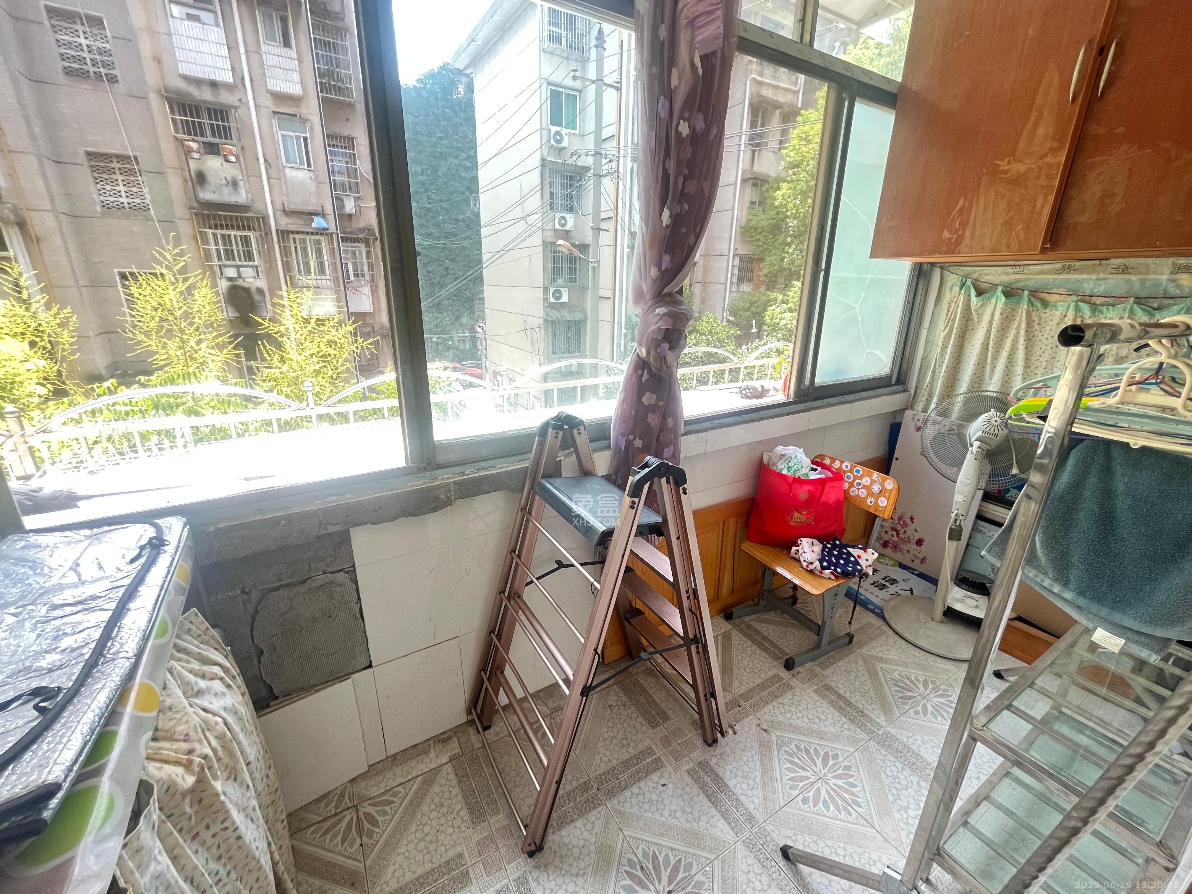 蒋家垅社区 2室1厅1卫 1250.0元/月 蒋家垅社区 2室1厅1卫 1250.0元/月室内图