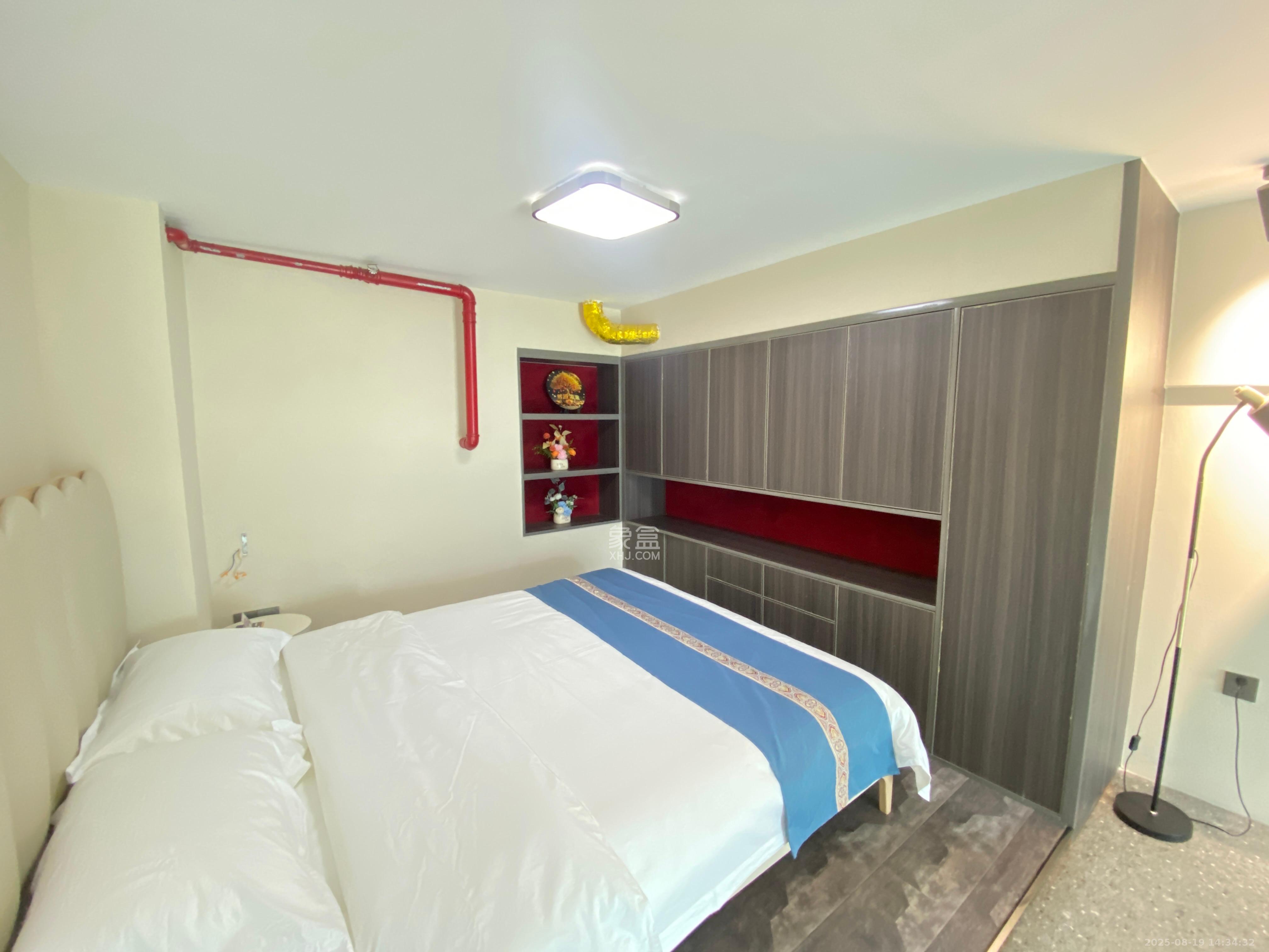 东盈商业广场(华泉城市广场) 1室1厅1卫 2300.0元/月 东盈商业广场(华泉城市广场) 1室1厅1卫 2300.0元/月室内图