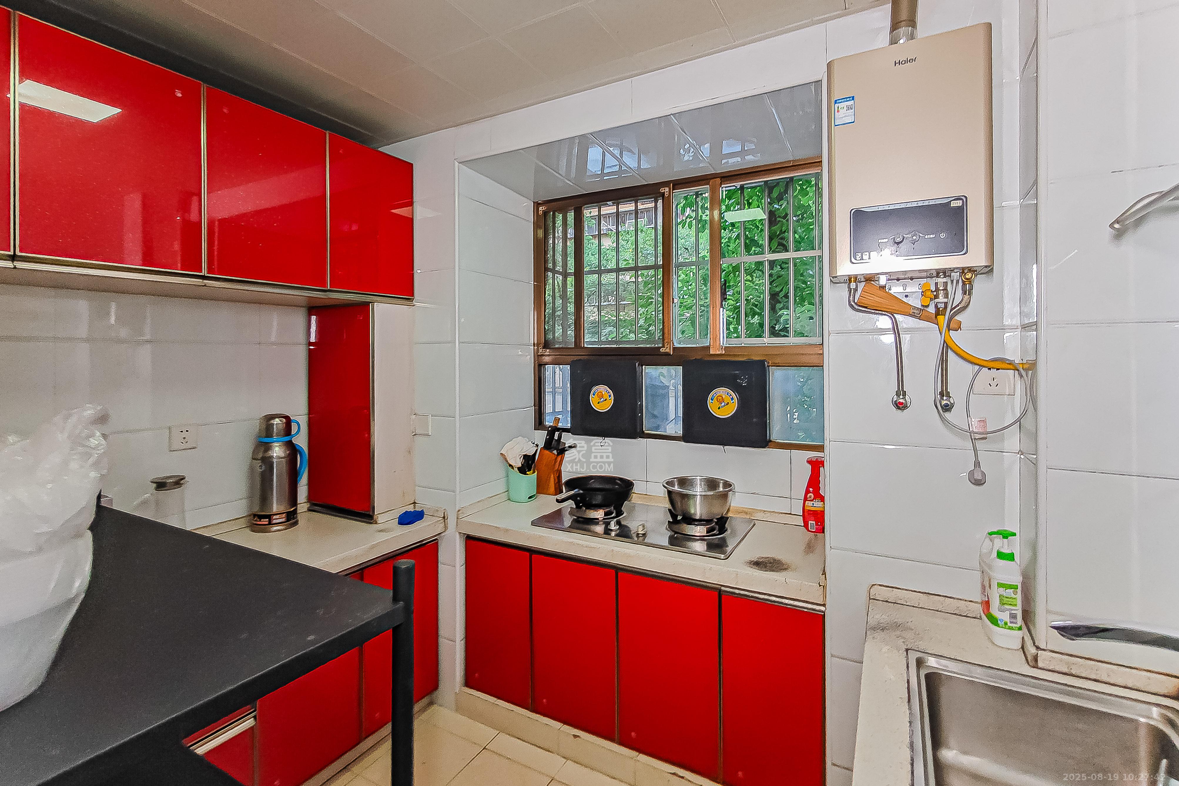 省水院宿舍  2室2厅1卫    69.8万 省水院宿舍  2室2厅1卫    69.8万厨房