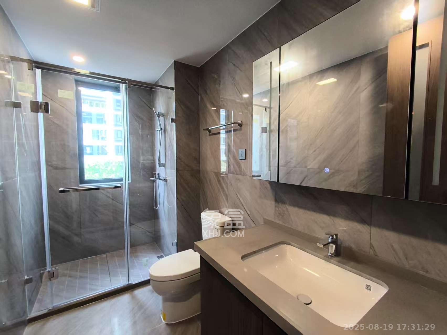 龙湖天璞  4室2厅3卫    4800.0元/月室内图