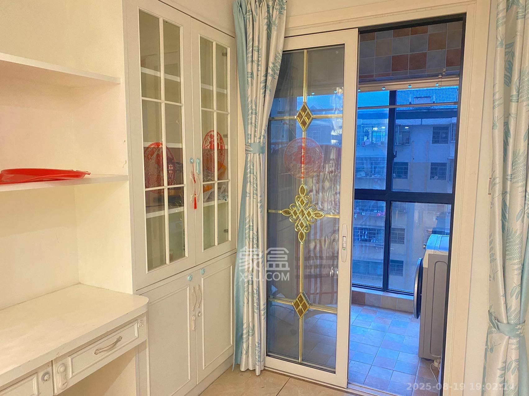 荣泰广场 1室0厅0卫 3000.0元/月 荣泰广场 1室0厅0卫 3000.0元/月室内图