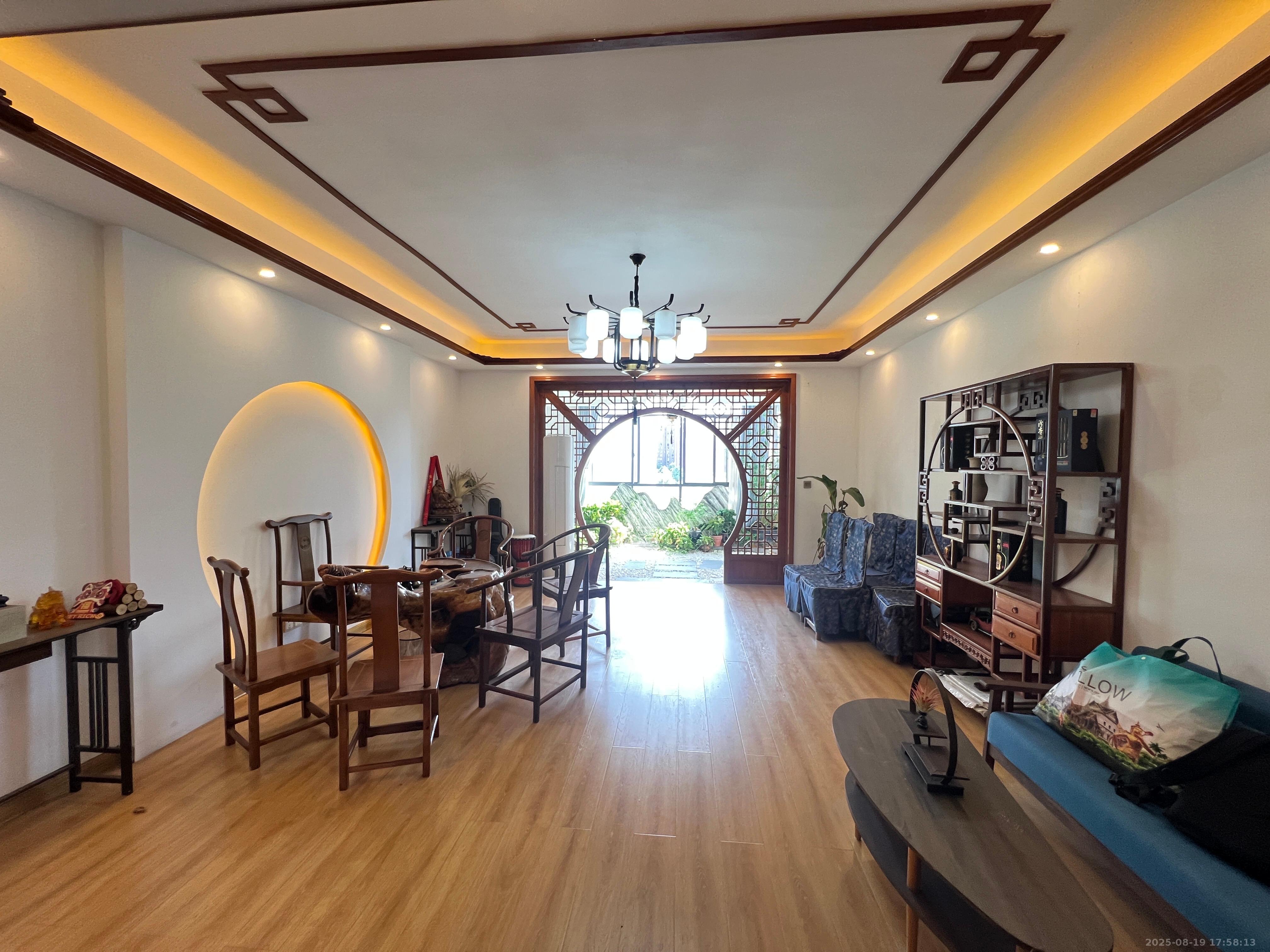 梦网景园 5室2厅2卫 5000.0元/月 梦网景园 5室2厅2卫 5000.0元/月室内图