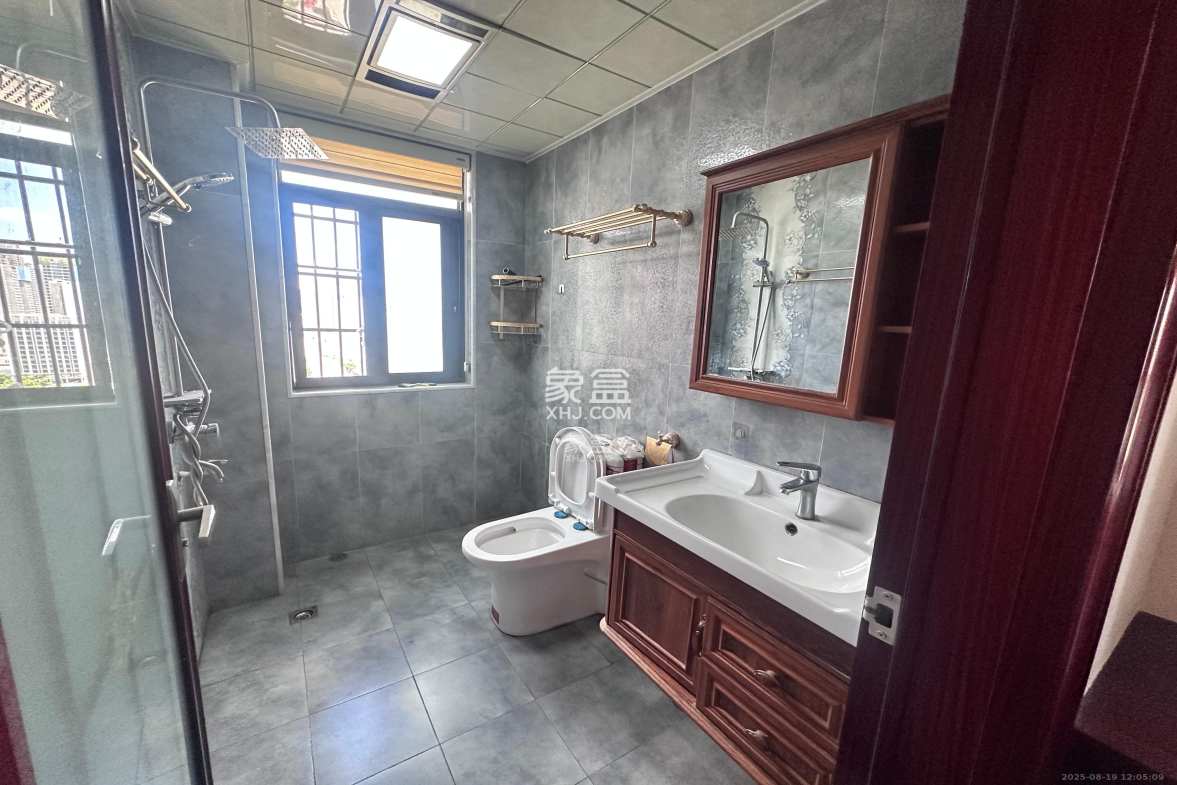 金麓西岸和苑 3室2厅1卫 3100.0元/月 金麓西岸和苑 3室2厅1卫 3100.0元/月室内图