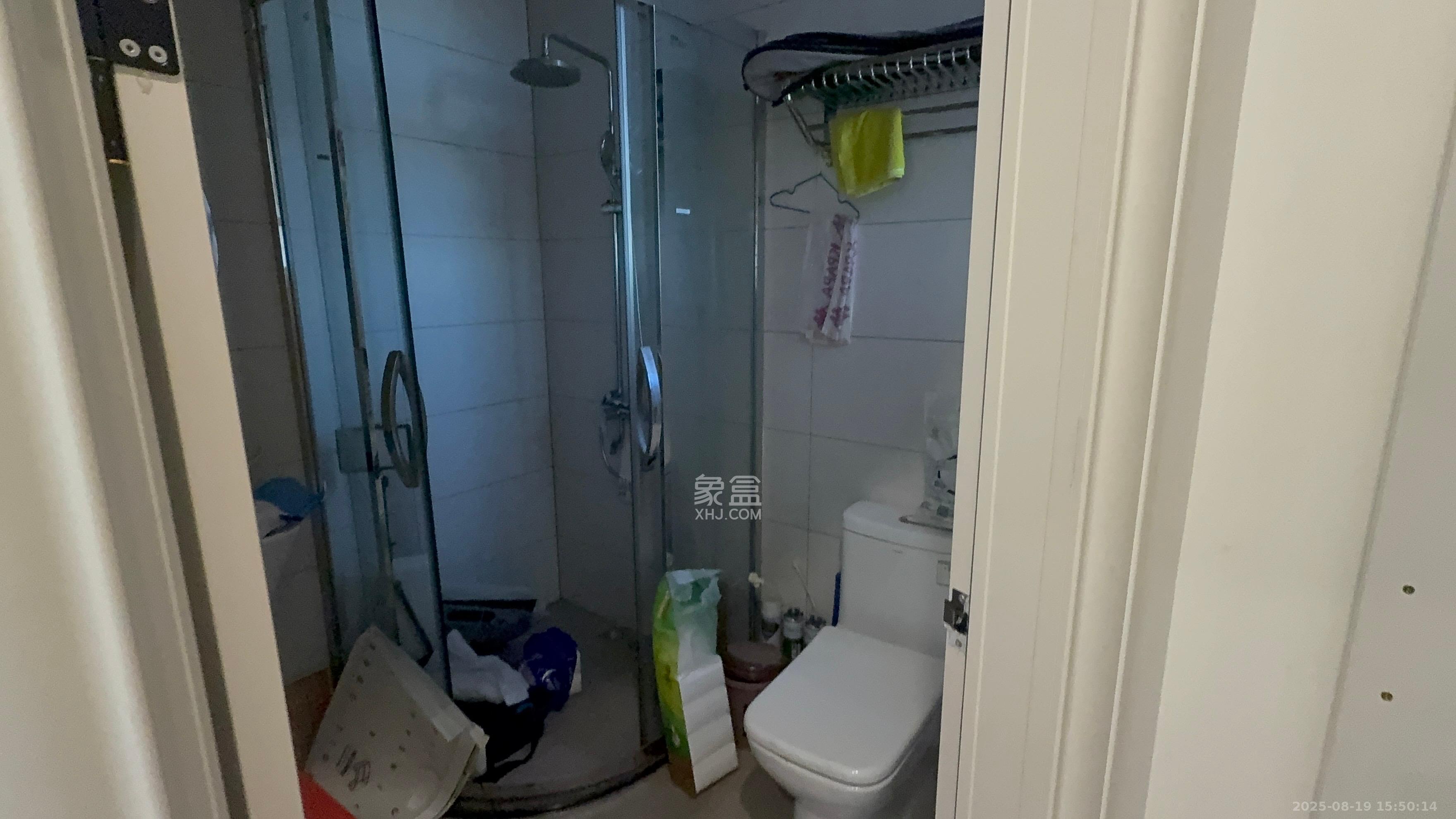 金桂小区一期  3室2厅2卫    2900.0元/月室内图