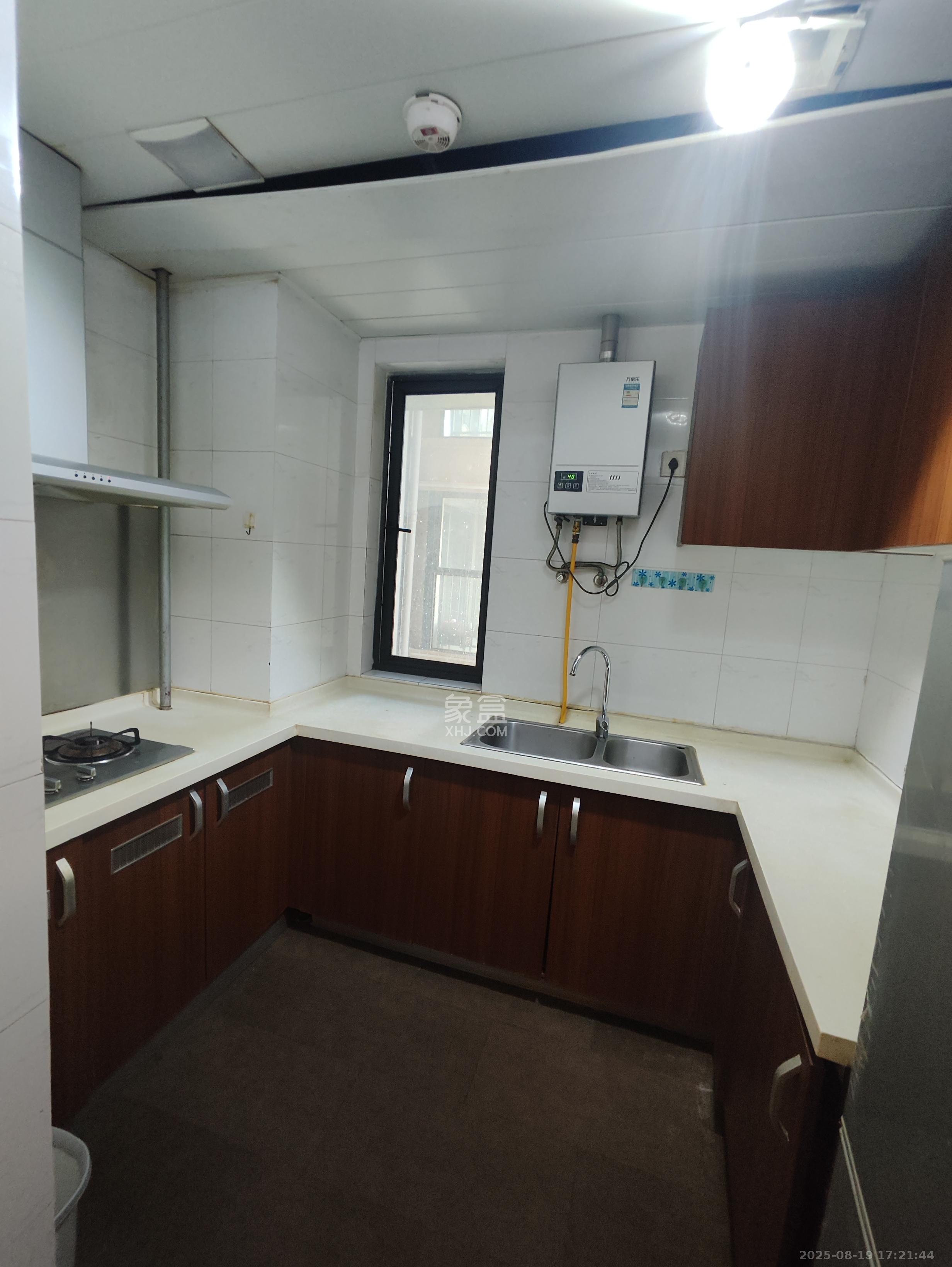 万科金域华府一期 3室1厅1卫 2700.0元/月 万科金域华府一期 3室1厅1卫 2700.0元/月室内图