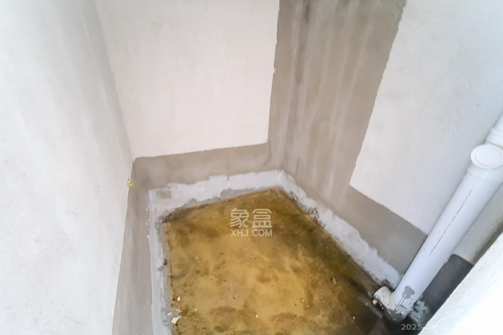 荣盛城  4室2厅2卫    78.8万卫生间
