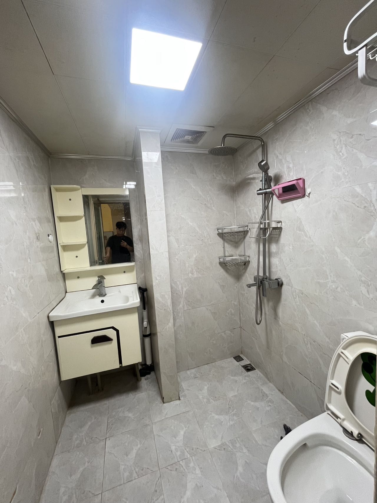 宇建国贸城  1室1厅1卫   2500.00元/月室内图