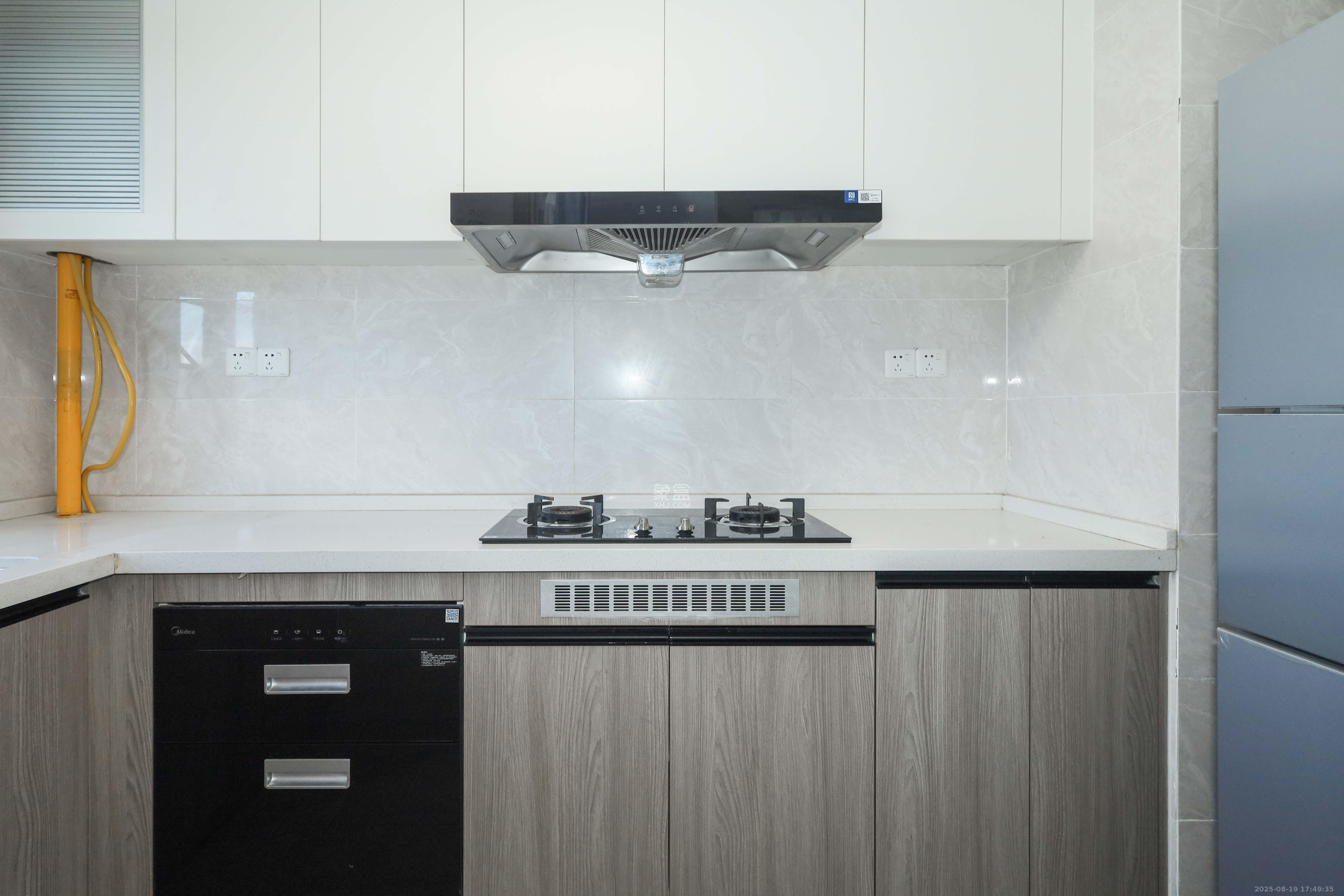 越秀亲爱里  4室2厅2卫    136.0万 越秀亲爱里  4室2厅2卫    136.0万厨房