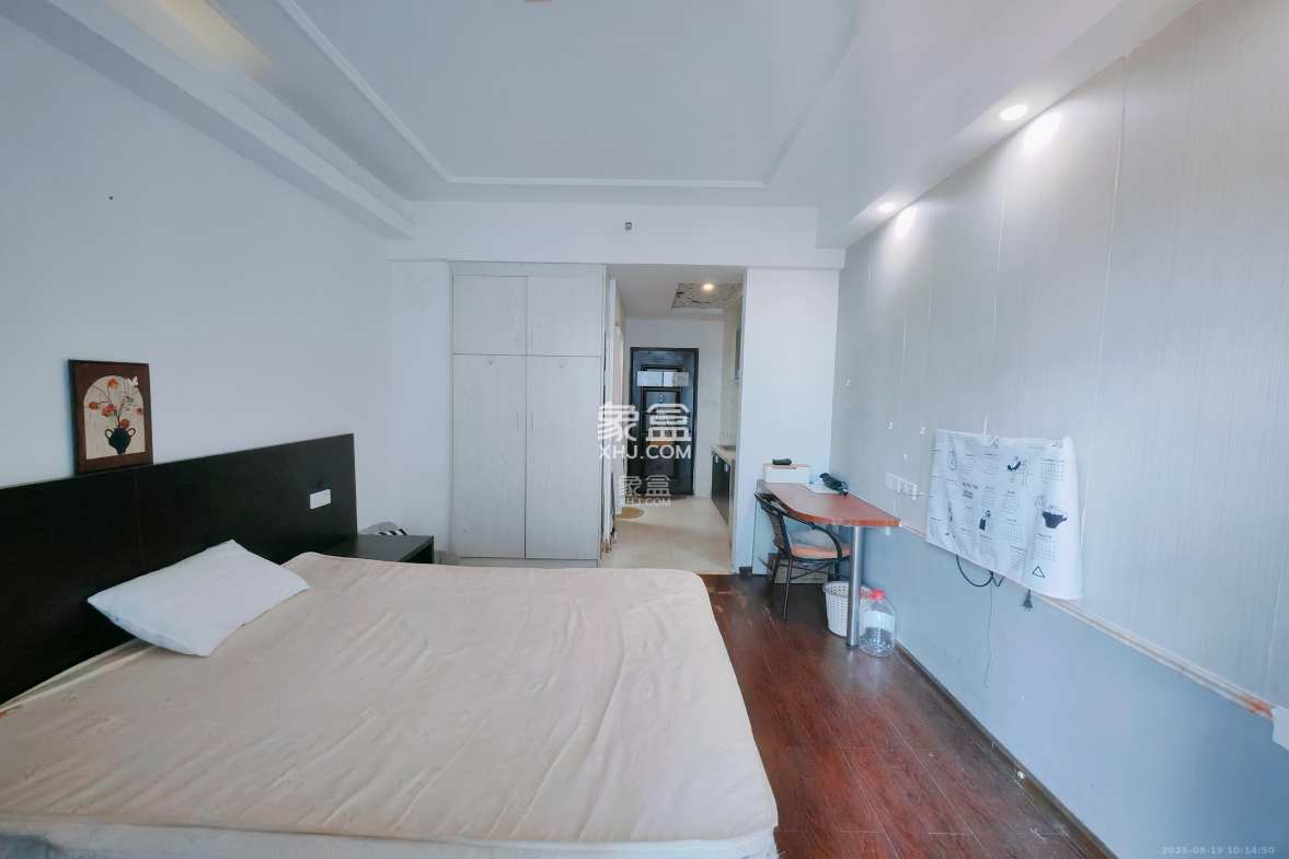 绿地中央广场 1室1厅1卫 1400.0元/月 绿地中央广场 1室1厅1卫 1400.0元/月室内图