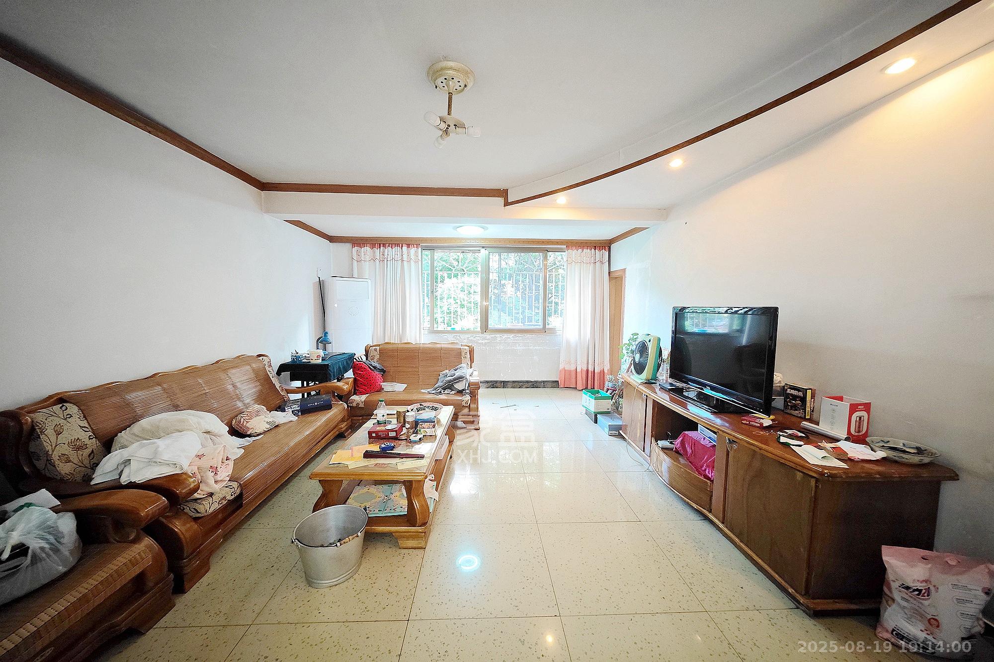 石长铁路宿舍 3室2厅2卫 80.0万 石长铁路宿舍 3室2厅2卫 80.0万客厅