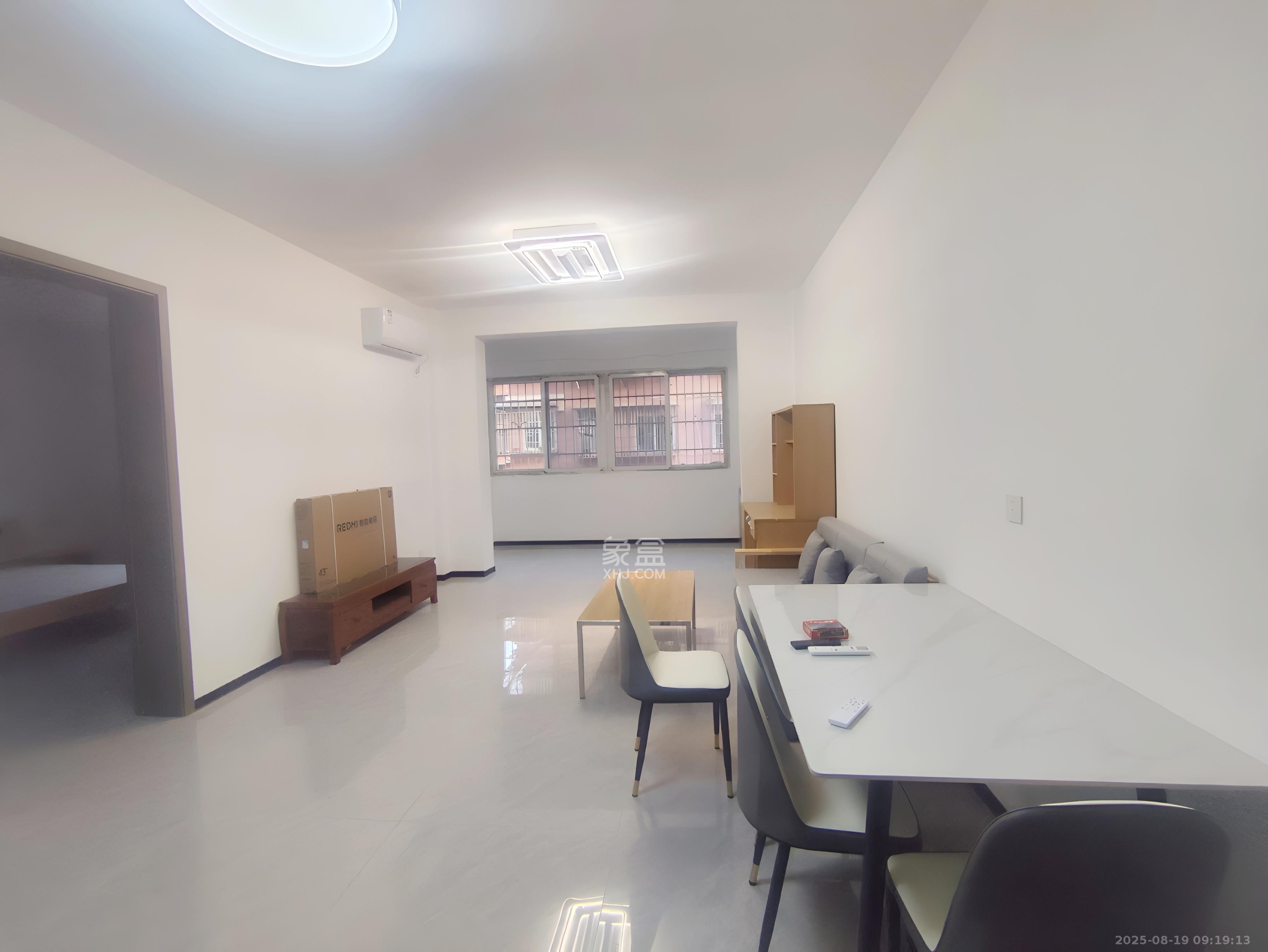 高桥家电百货城 1室1厅1卫 1600.0元/月 高桥家电百货城 1室1厅1卫 1600.0元/月室内图