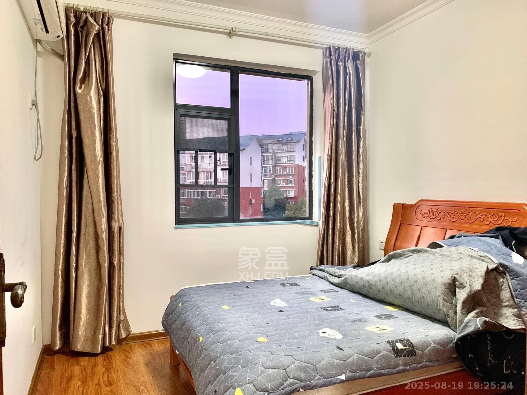 高升时代广场(冠铭商务中心)  4室2厅2卫    3000.0元/月 高升时代广场(冠铭商务中心)  4室2厅2卫    3000.0元/月室内图