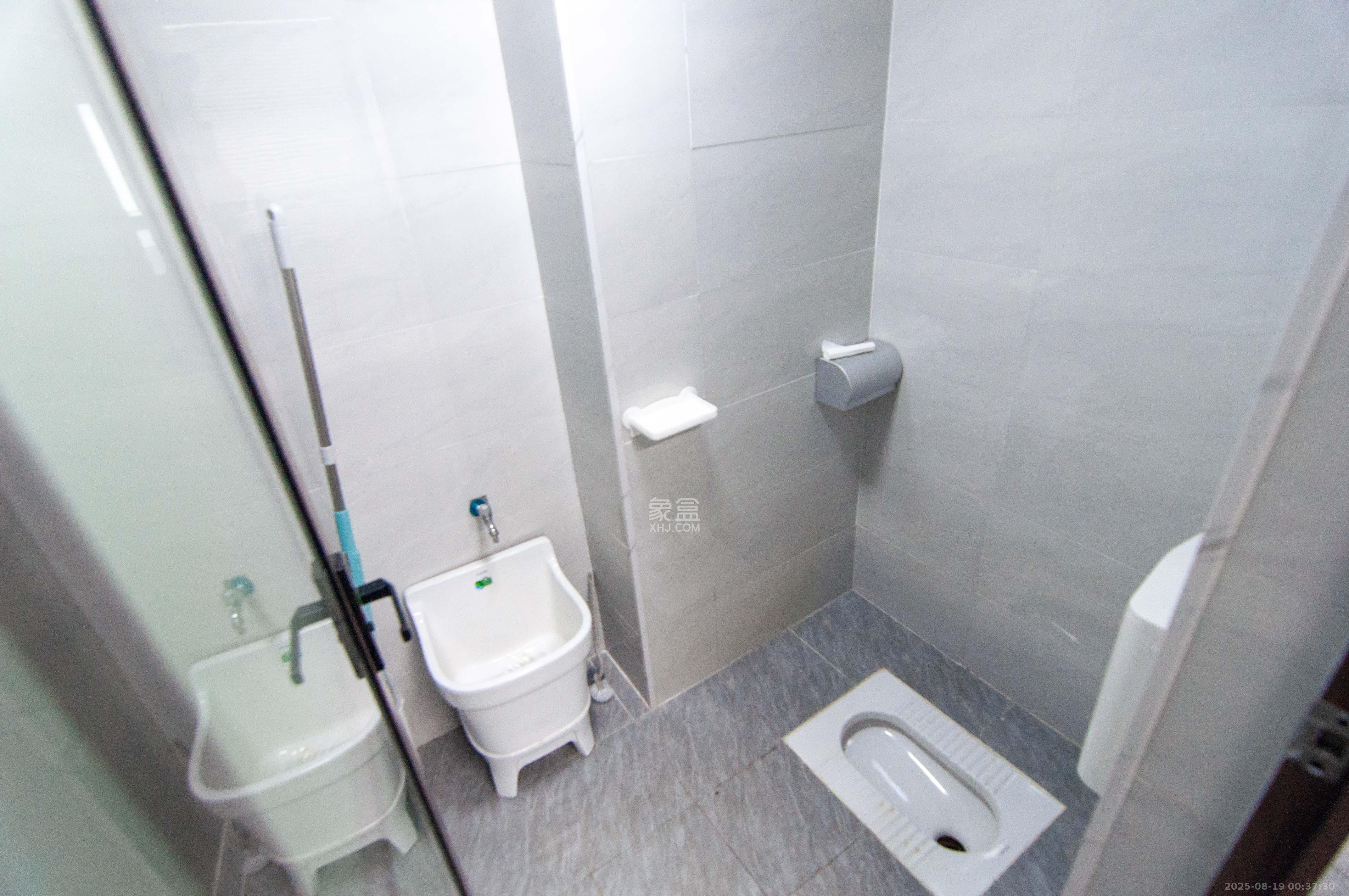 奥园城市天骄一期  1室1厅2卫    95.0万 奥园城市天骄一期  1室1厅2卫    95.0万卫生间