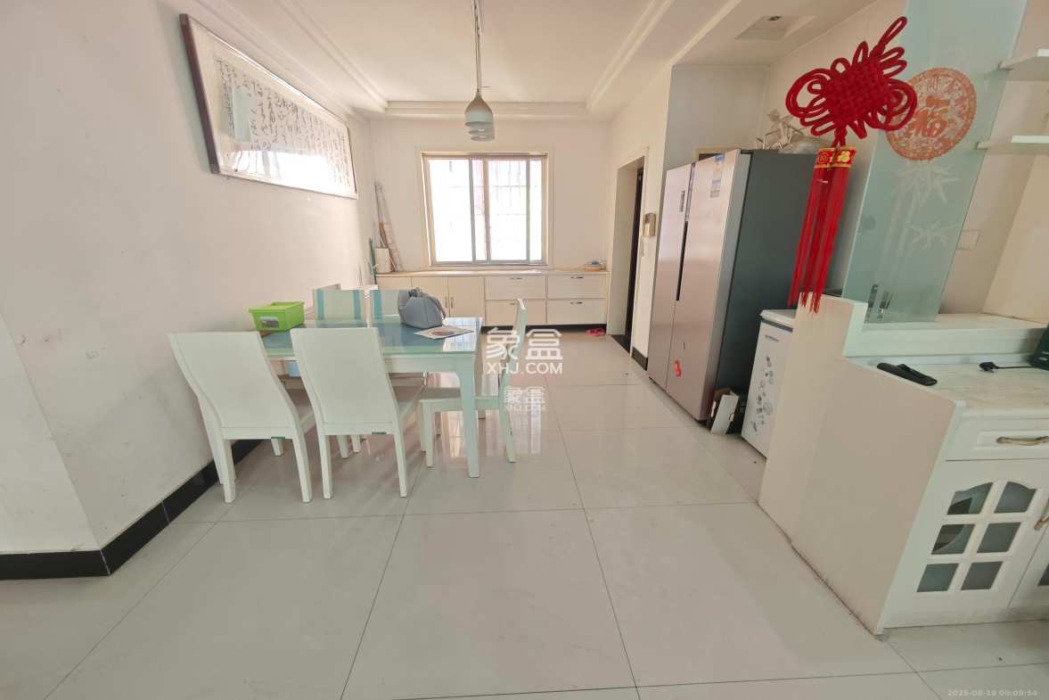 都江新城(都江新苑) 3室2厅2卫 3500.0元/月 都江新城(都江新苑) 3室2厅2卫 3500.0元/月室内图