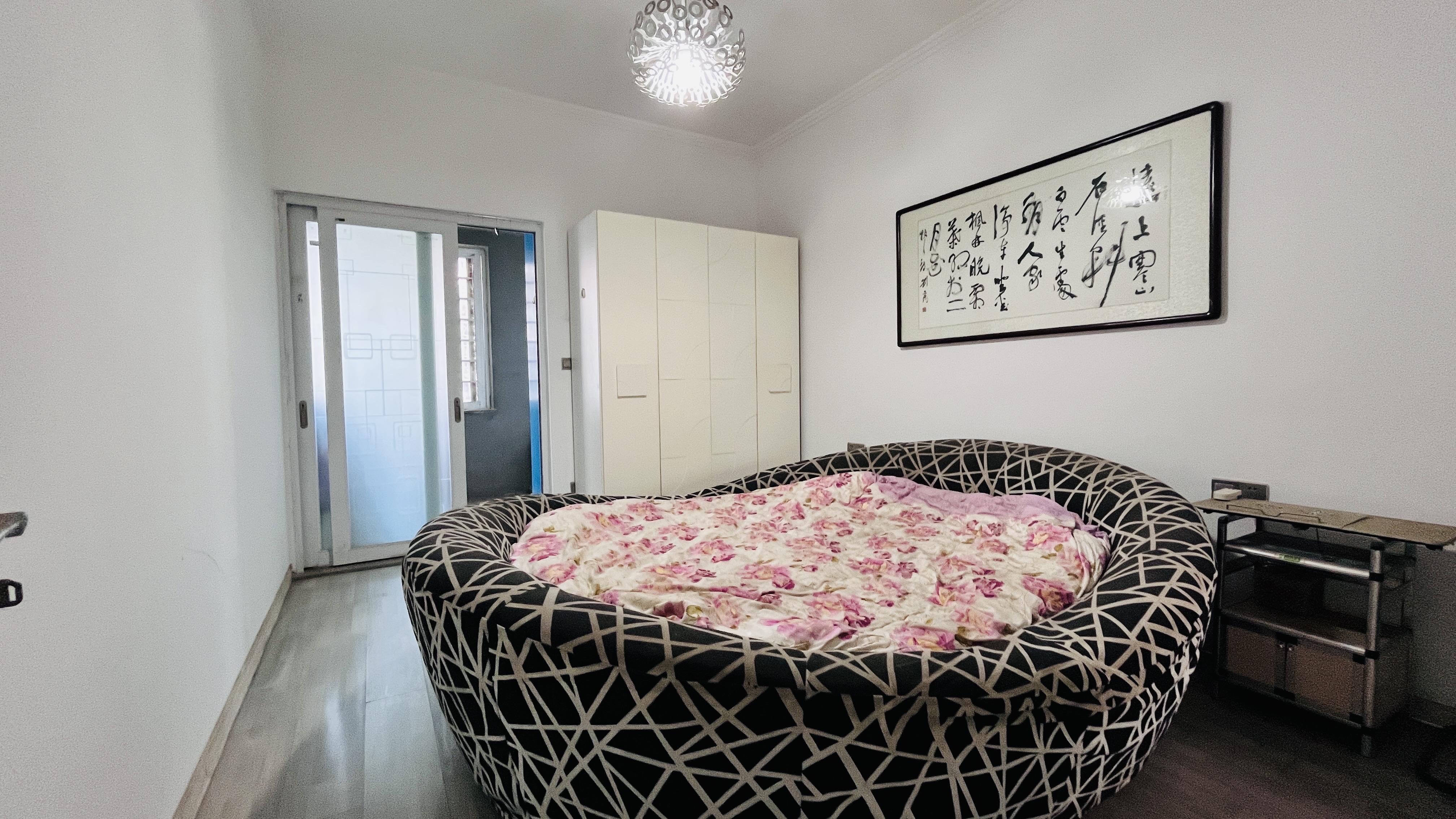 金桃苑小区  5室2厅2卫   1500.00元/月室内图