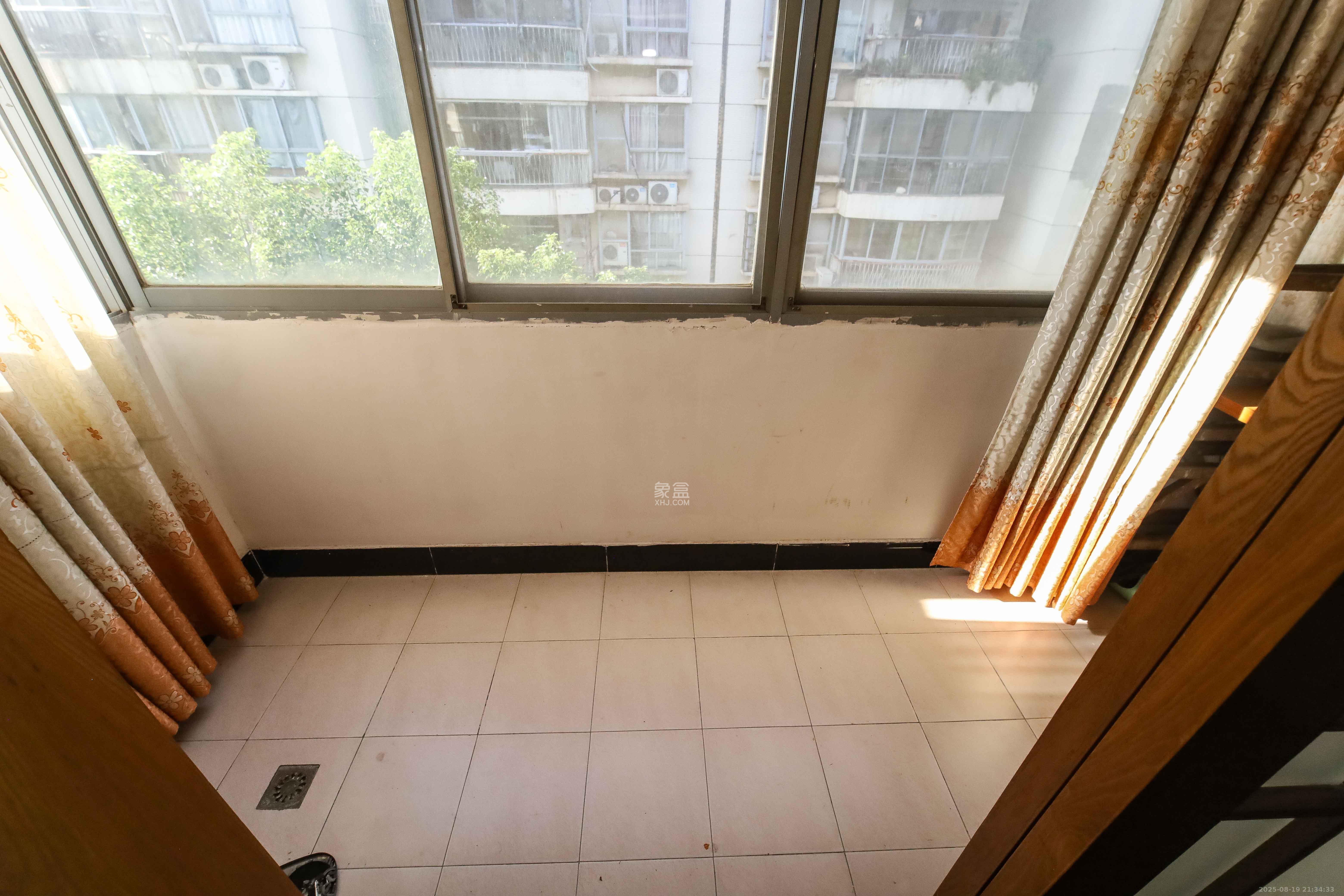 芙蓉苑 3室2厅1卫 81.6万 芙蓉苑 3室2厅1卫 81.6万阳台