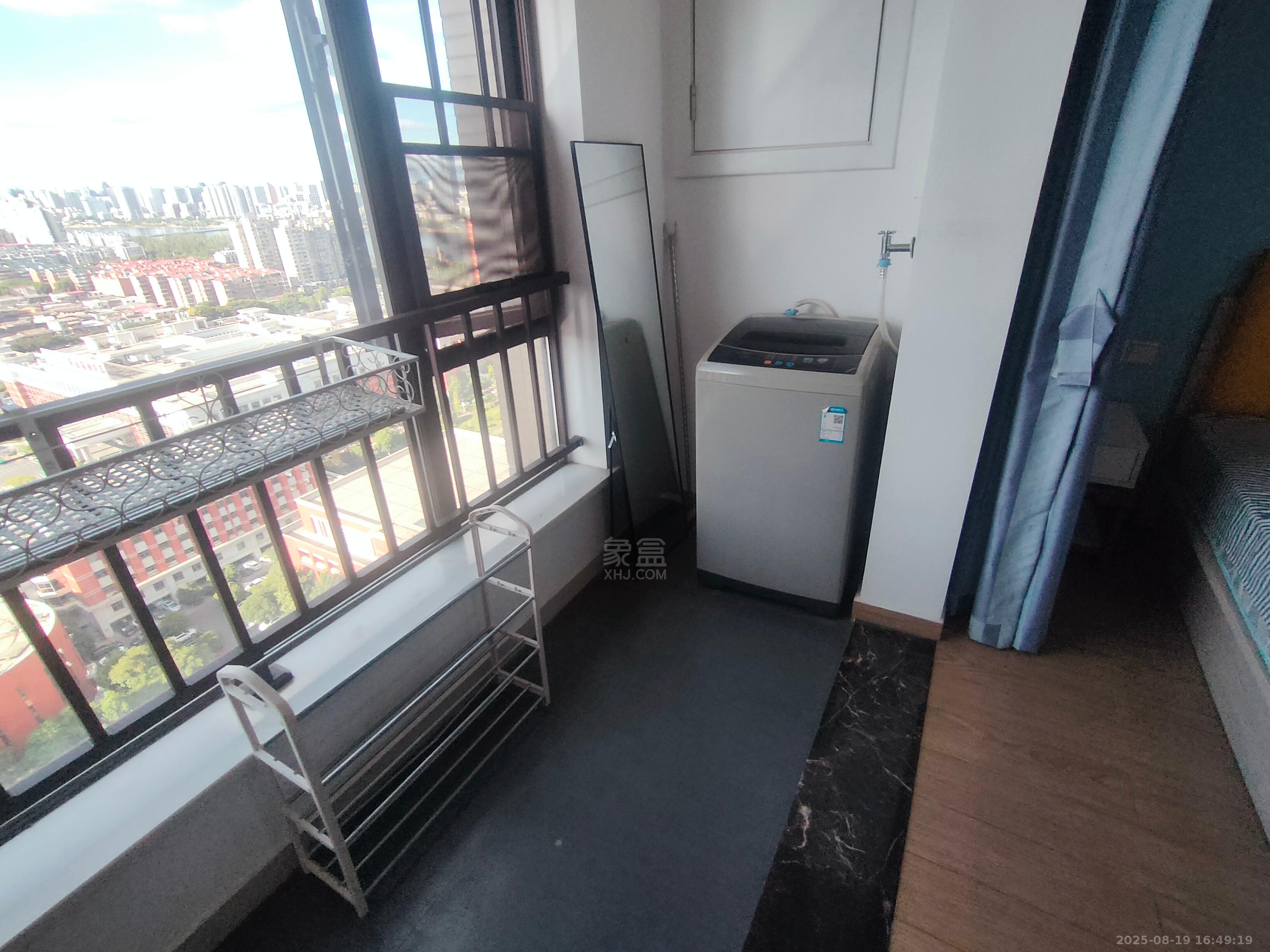 中泰财富湘江 1室1厅1卫 1100.0元/月 中泰财富湘江 1室1厅1卫 1100.0元/月室内图