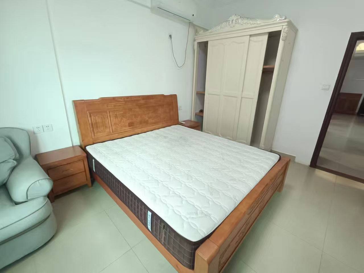 金都花园 3室2厅1卫 2300.00元/月 金都花园 3室2厅1卫 2300.00元/月室内图