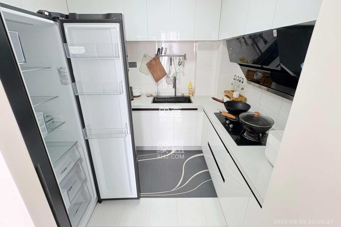 颐美园 4室2厅2卫 130.0万 颐美园 4室2厅2卫 130.0万厨房