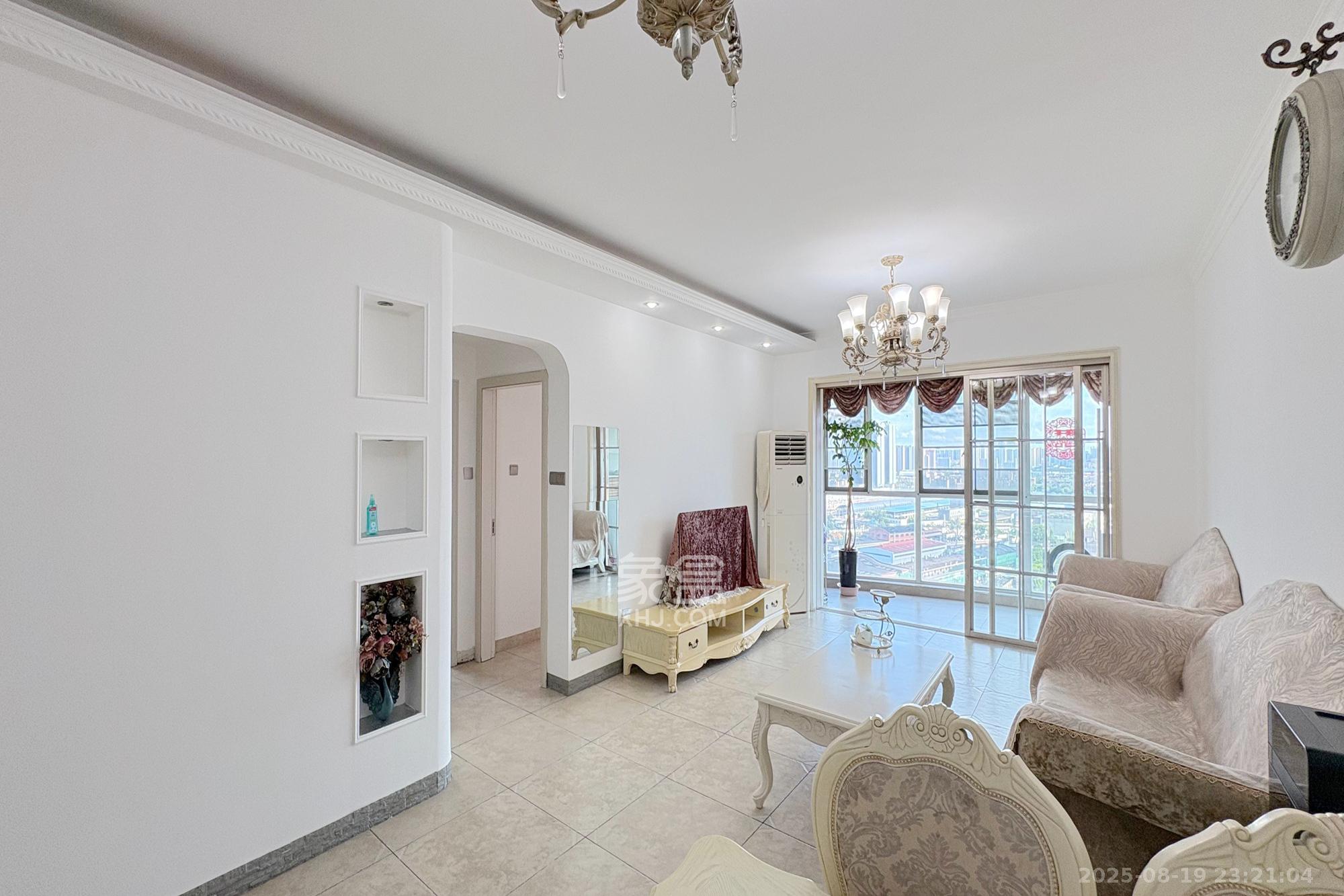 融圣国际  2室1厅1卫    118.0万客厅