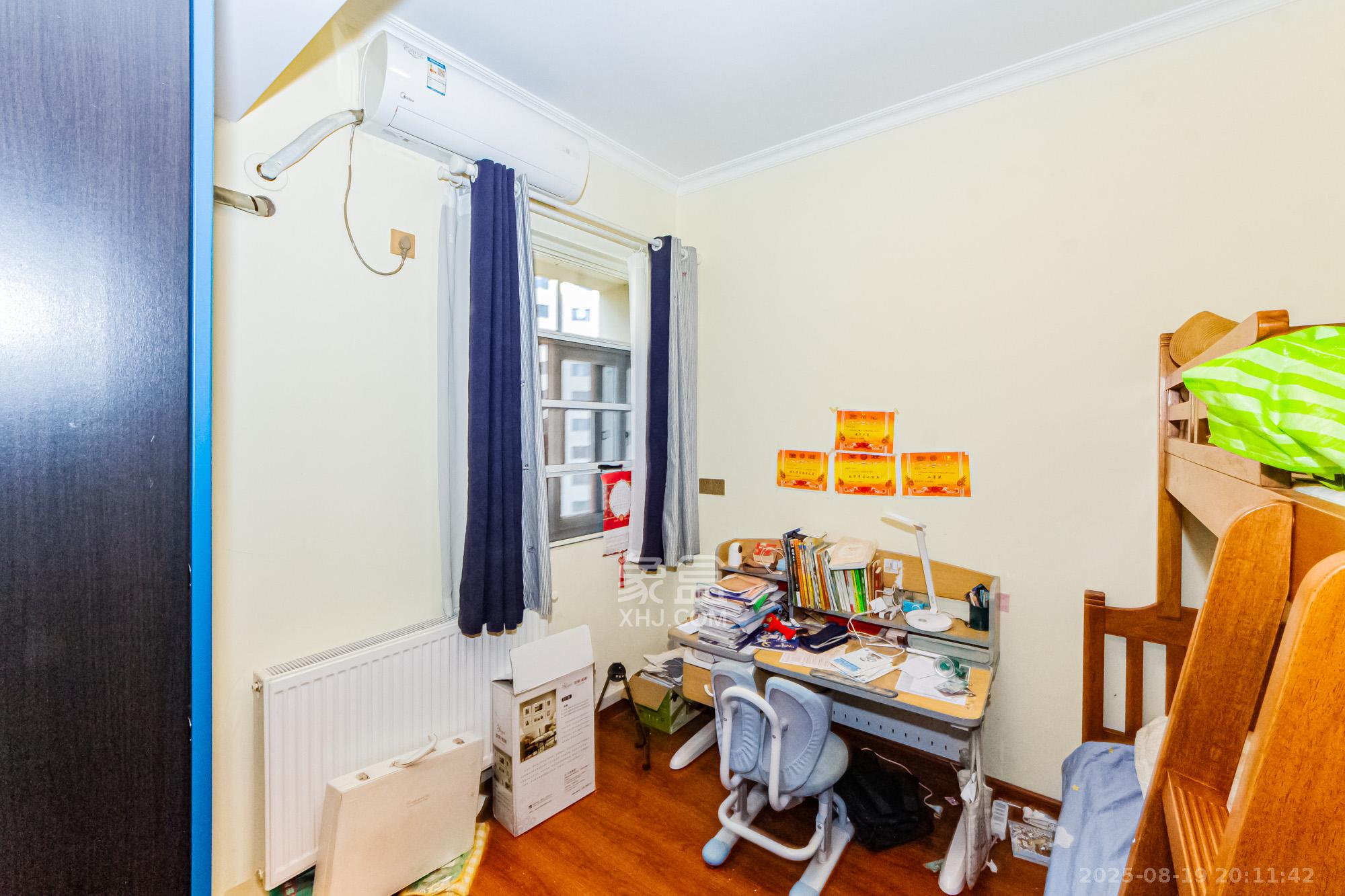 北辰三角洲E4区 3室2厅1卫 104.9万 北辰三角洲E4区 3室2厅1卫 104.9万卧室