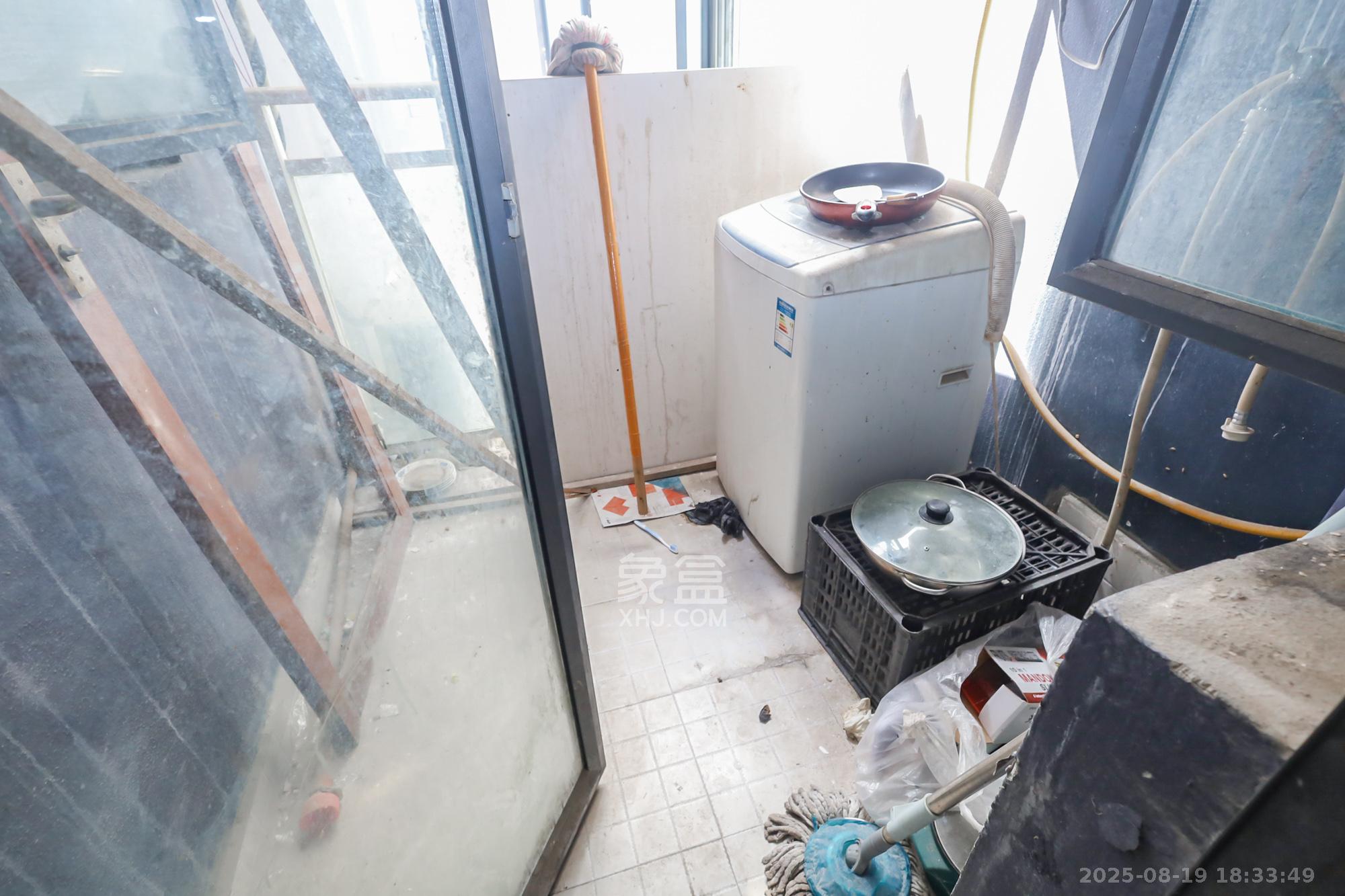 美林银谷  3室2厅1卫    105.0万其他