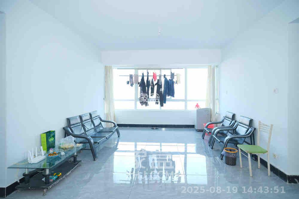 楚天馨苑 2室1厅1卫 1400.0元/月 楚天馨苑 2室1厅1卫 1400.0元/月室内图