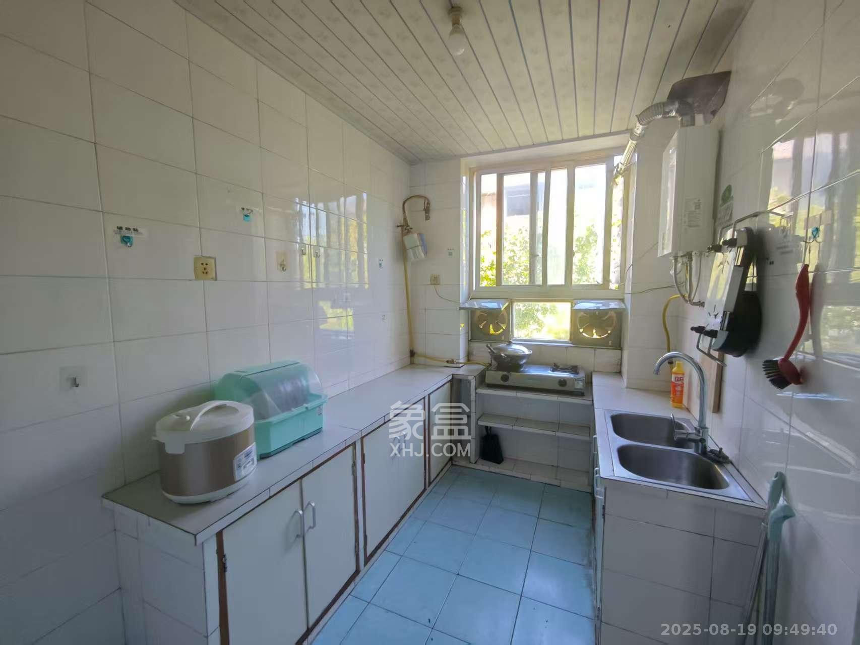 怡景民居 2室2厅1卫 1600.0元/月 怡景民居 2室2厅1卫 1600.0元/月室内图