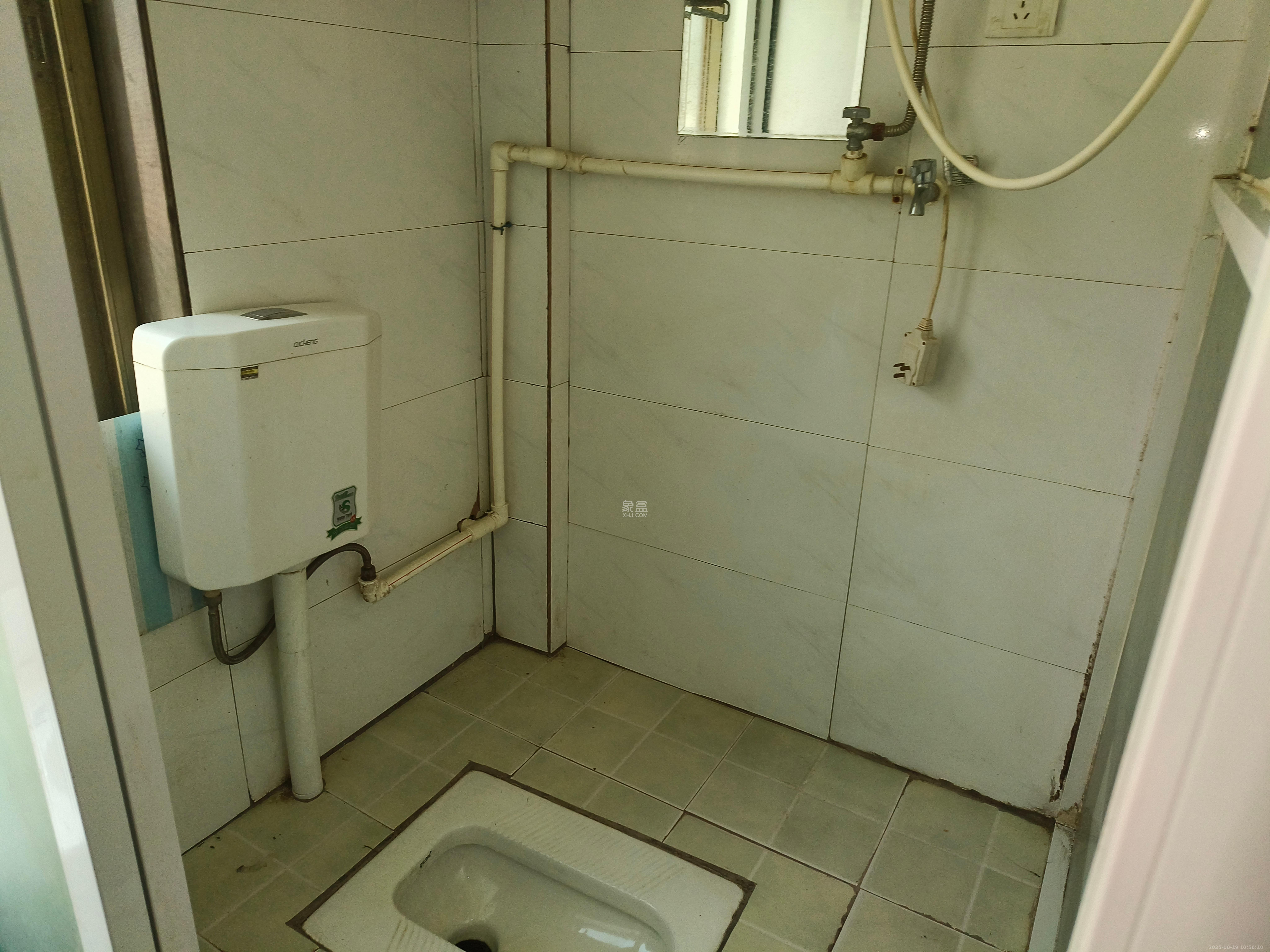 众鑫建材市场（长沙县星沙镇皮具市场）  1室0厅0卫    700.0元/月室内图