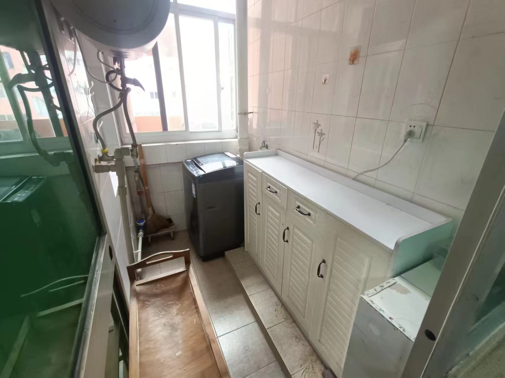 金都花园 3室2厅1卫 2300.00元/月 金都花园 3室2厅1卫 2300.00元/月室内图