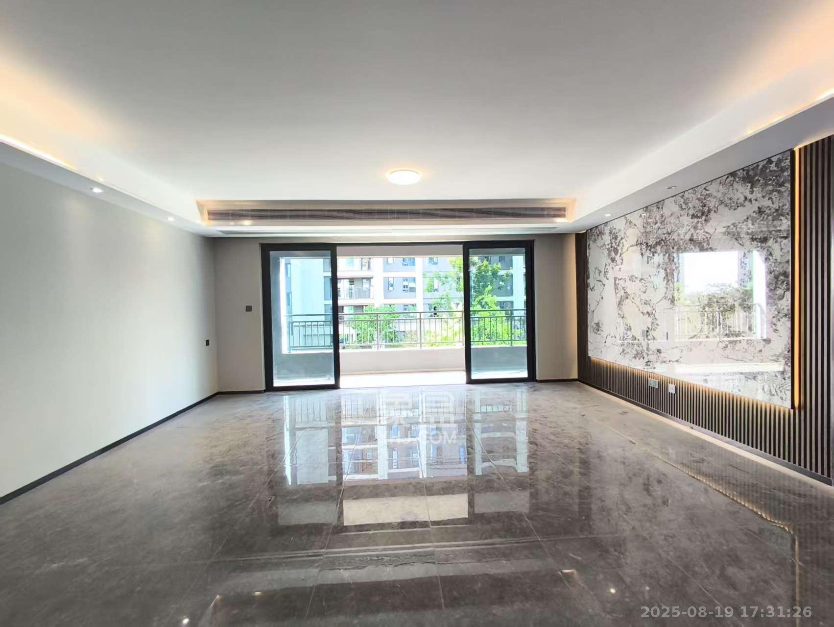 龙湖天璞  4室2厅3卫    4800.0元/月室内图