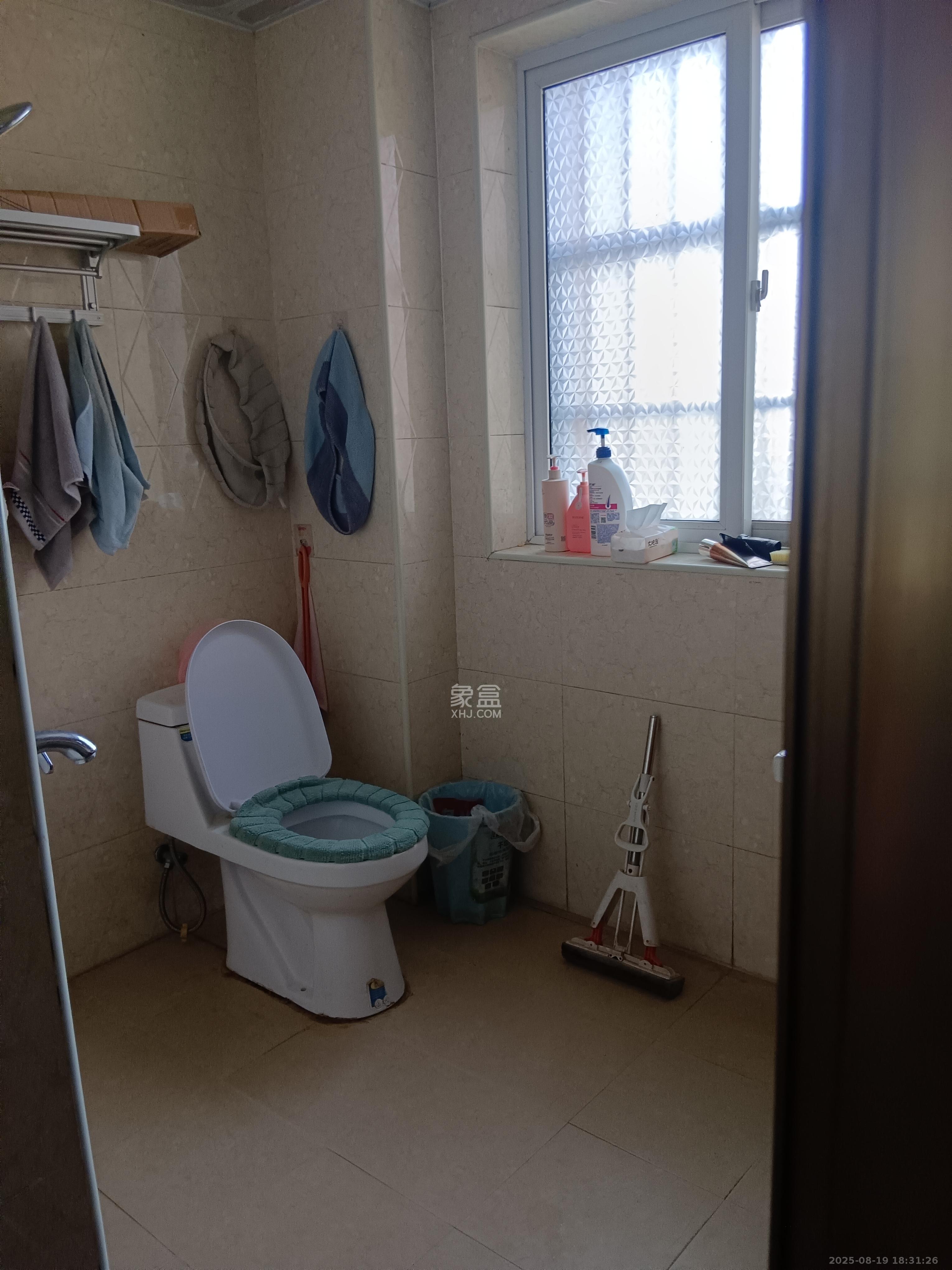 领东汇 4室2厅2卫 2600.0元/月 领东汇 4室2厅2卫 2600.0元/月室内图