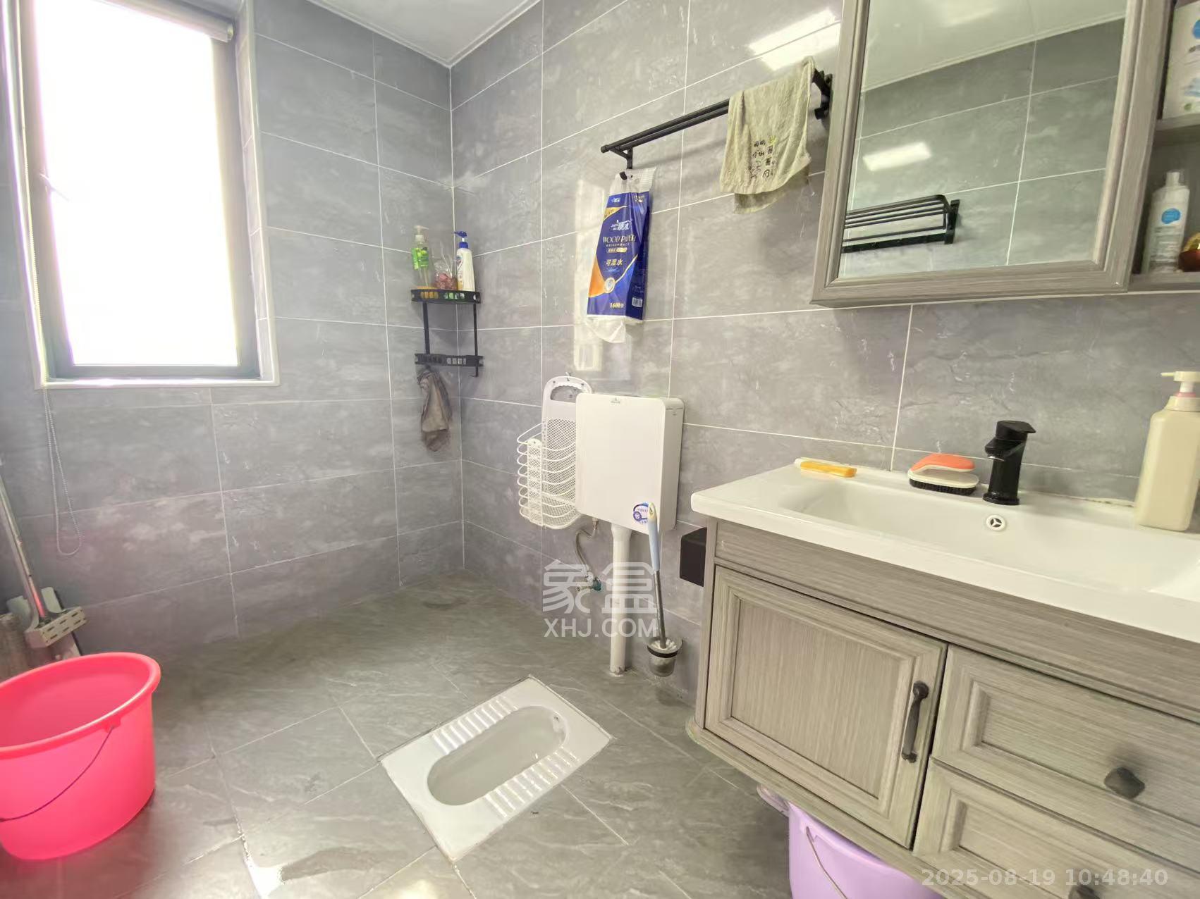 和泓融成府 4室2厅2卫 3500.0元/月 和泓融成府 4室2厅2卫 3500.0元/月室内图