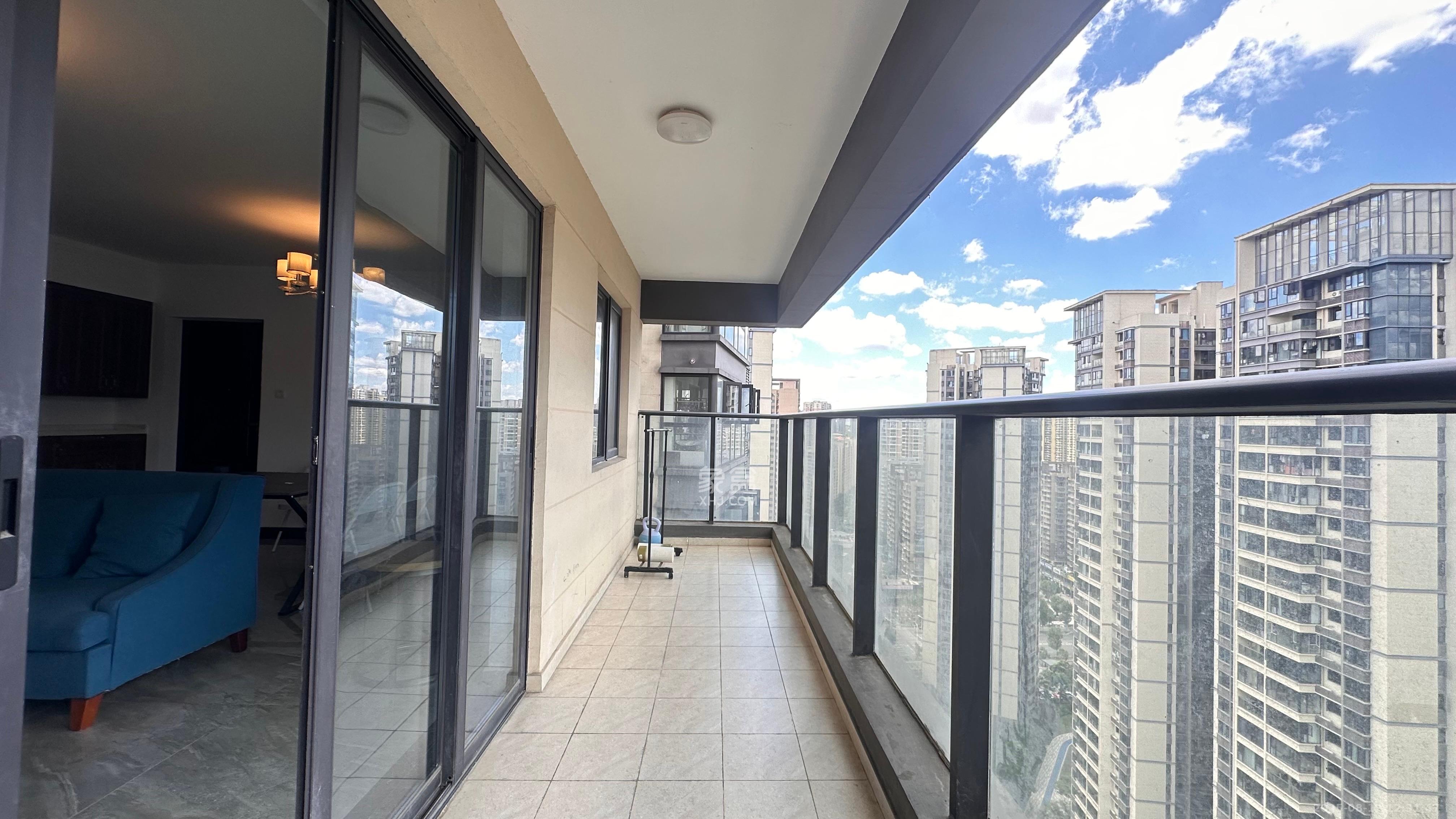 万润滨江天著  4室2厅2卫    2600.0元/月室内图