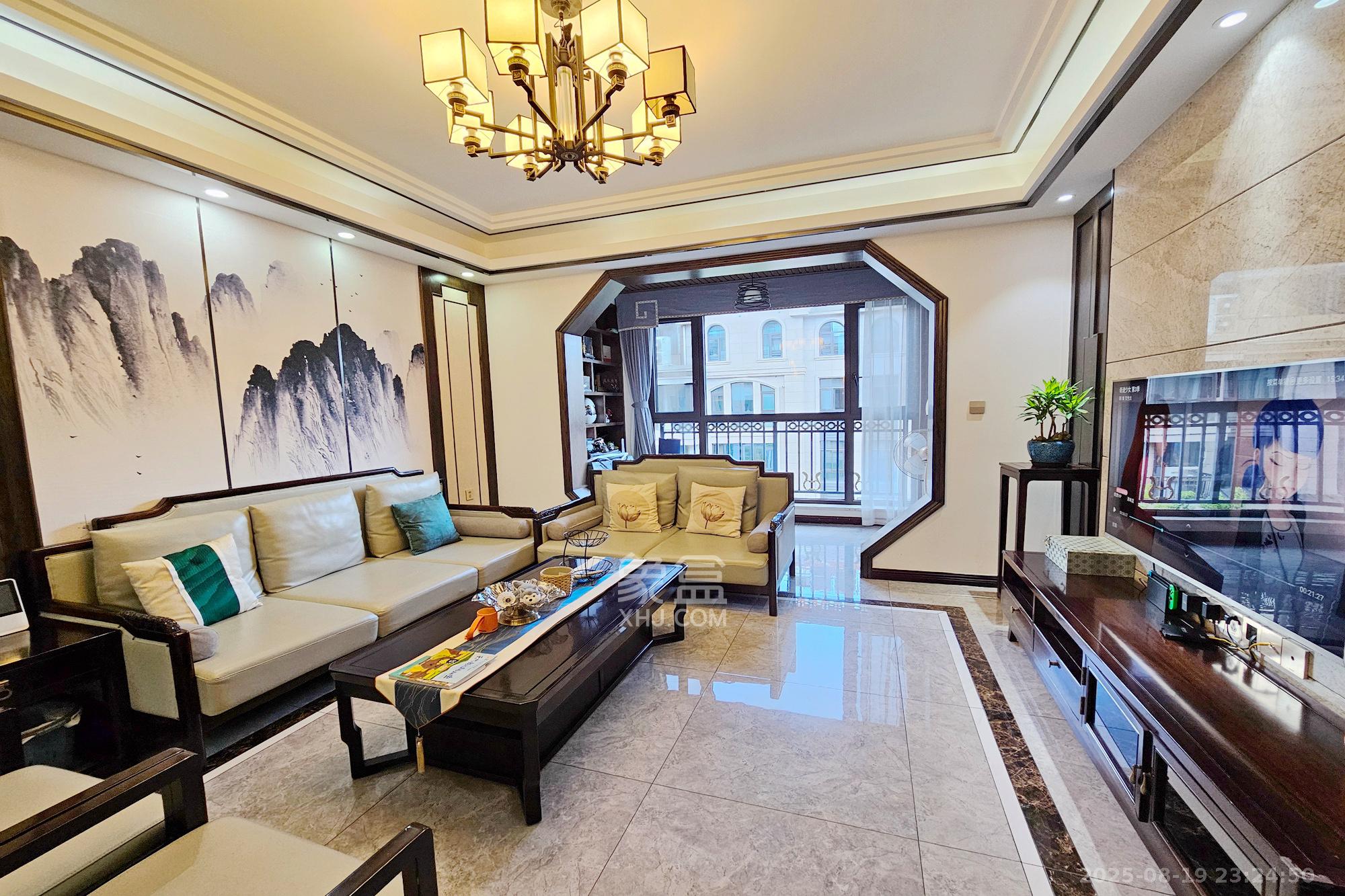 明昇壹城（明昇时代广场）一期  4室2厅2卫    358.0万客厅