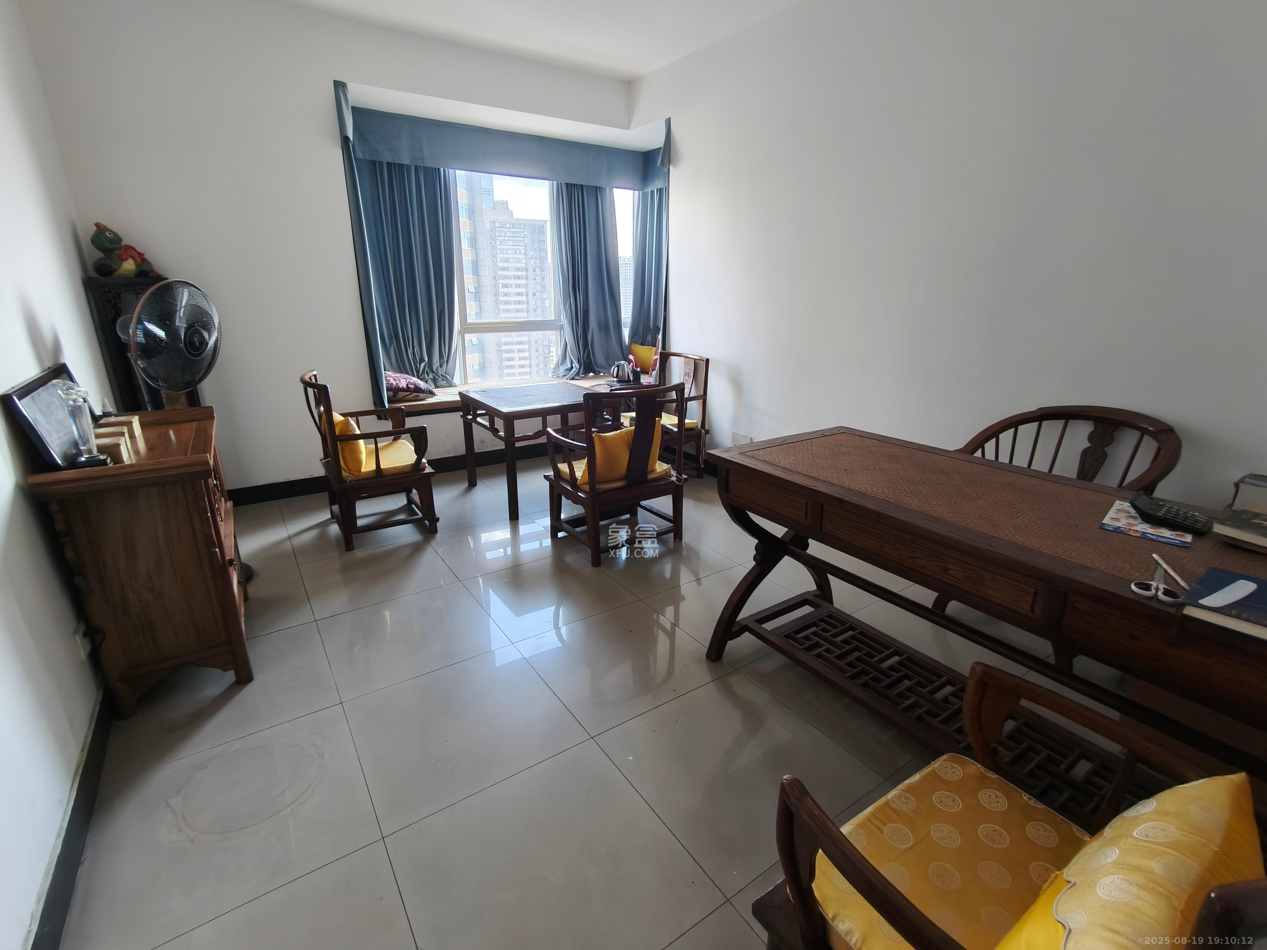 湖南财富中心  3室1厅1卫    5000.0元/月 湖南财富中心  3室1厅1卫    5000.0元/月室内图