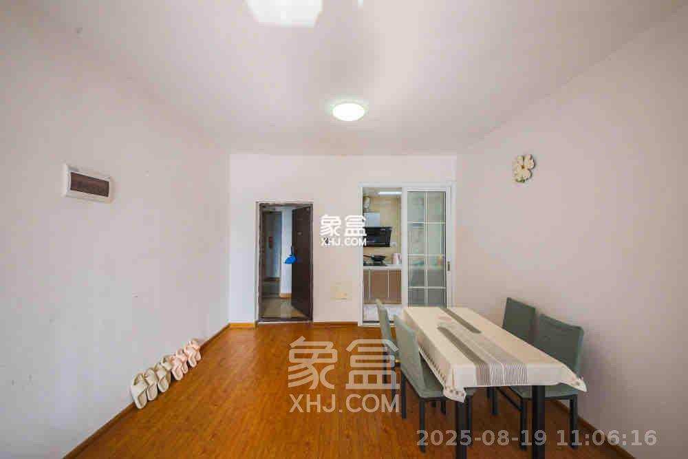 富兴嘉城(富兴汇中央)  2室2厅1卫    2100.0元/月 富兴嘉城(富兴汇中央)  2室2厅1卫    2100.0元/月室内图