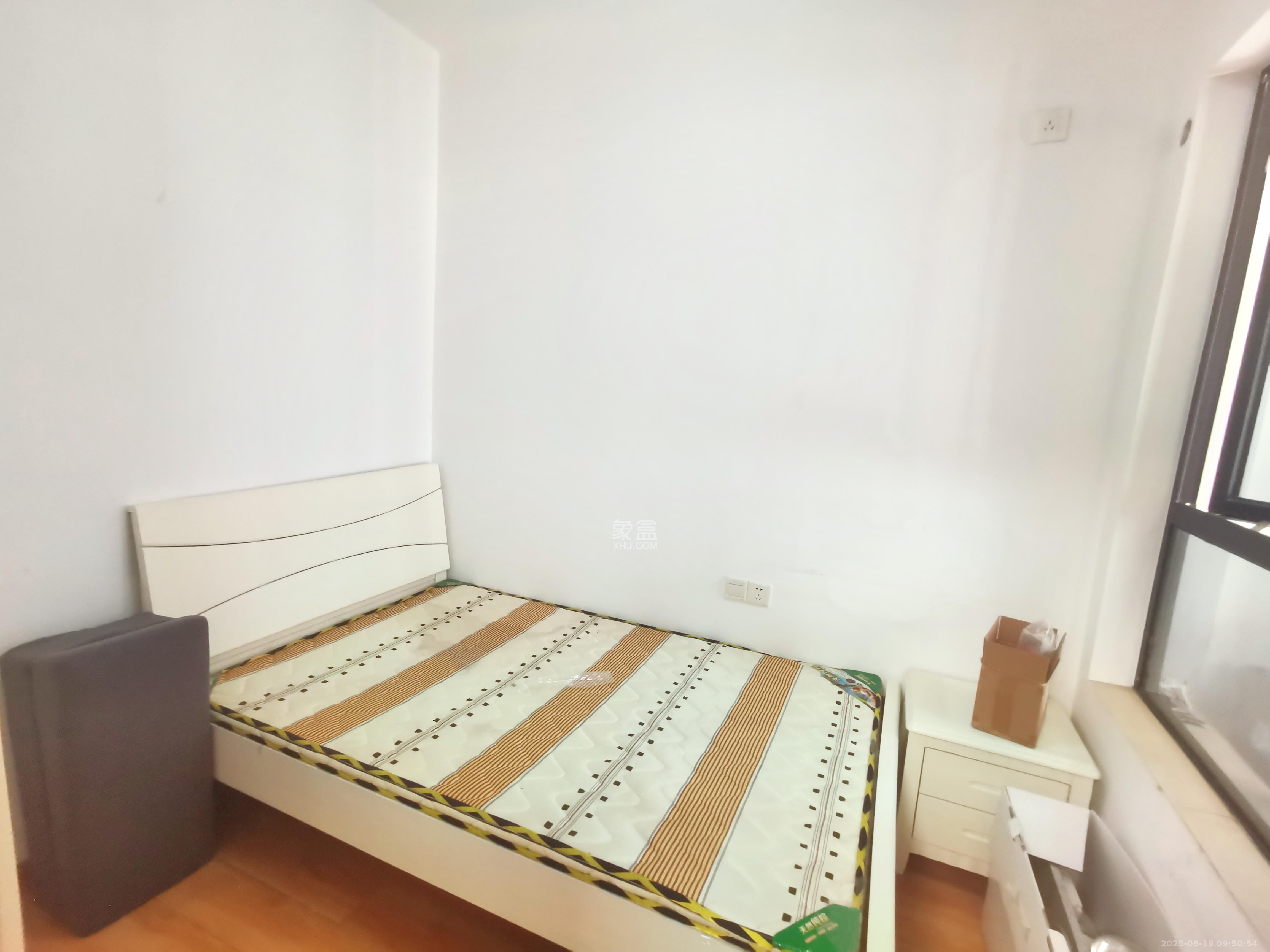 三一街区  3室2厅1卫    1600.0元/月 三一街区  3室2厅1卫    1600.0元/月室内图