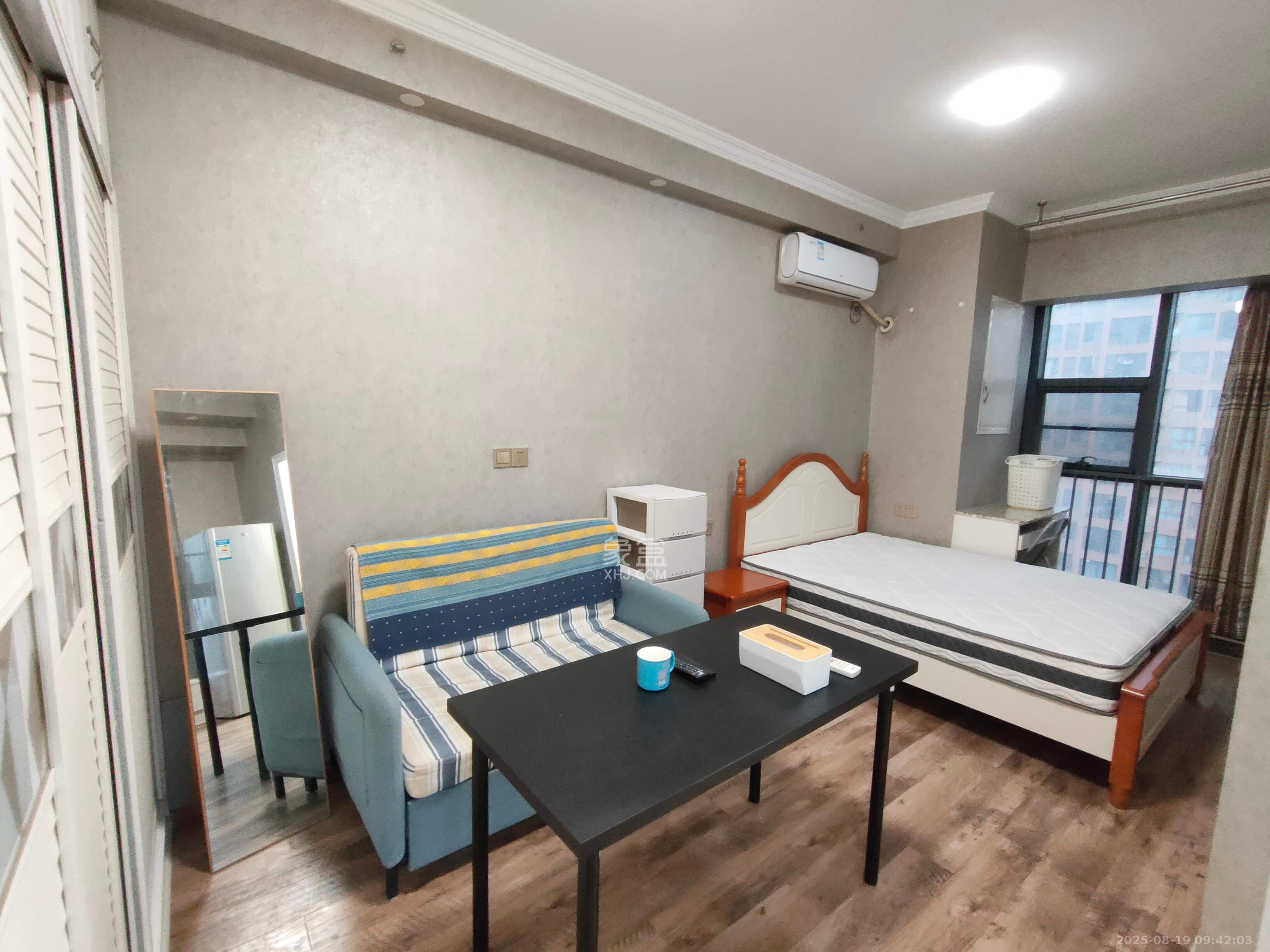 第六都(陆都小区)  1室0厅0卫    1800.0元/月 第六都(陆都小区)  1室0厅0卫    1800.0元/月室内图