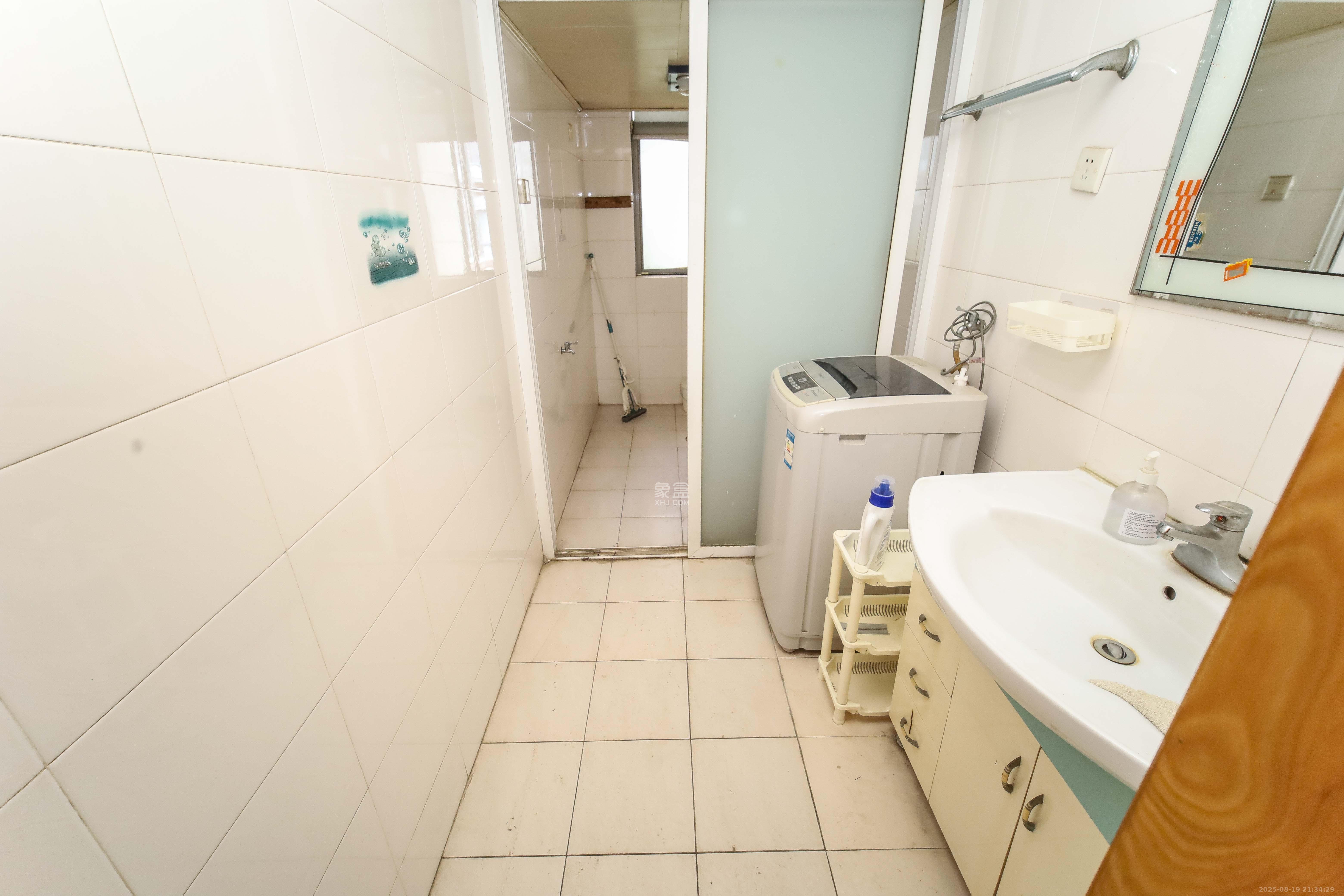 芙蓉苑  3室2厅1卫    81.6万卫生间