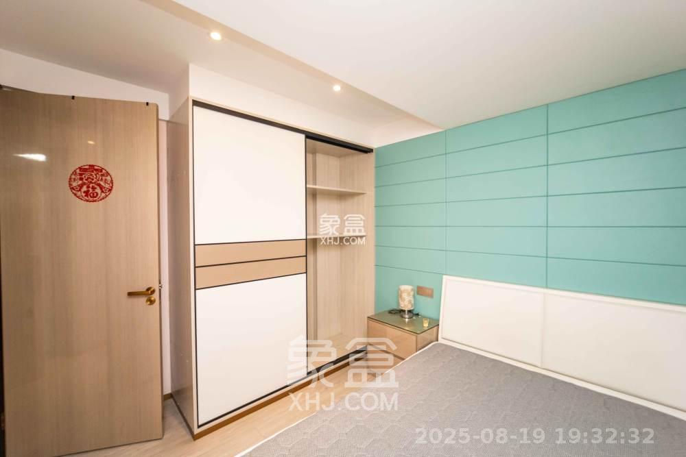 锦湘国际星城三期(锦绣苑) 2室1厅1卫 2300.0元/月 锦湘国际星城三期(锦绣苑) 2室1厅1卫 2300.0元/月室内图