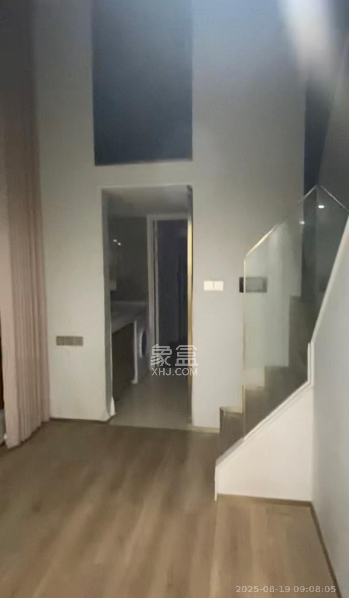 华远海蓝郡  3室2厅1卫    1800.0元/月室内图