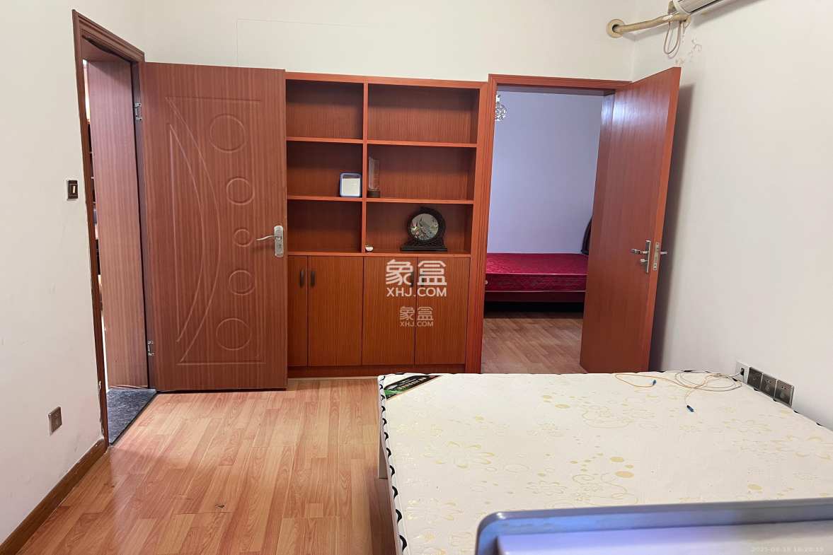 盛湘家园  3室2厅2卫    2200.0元/月 盛湘家园  3室2厅2卫    2200.0元/月室内图