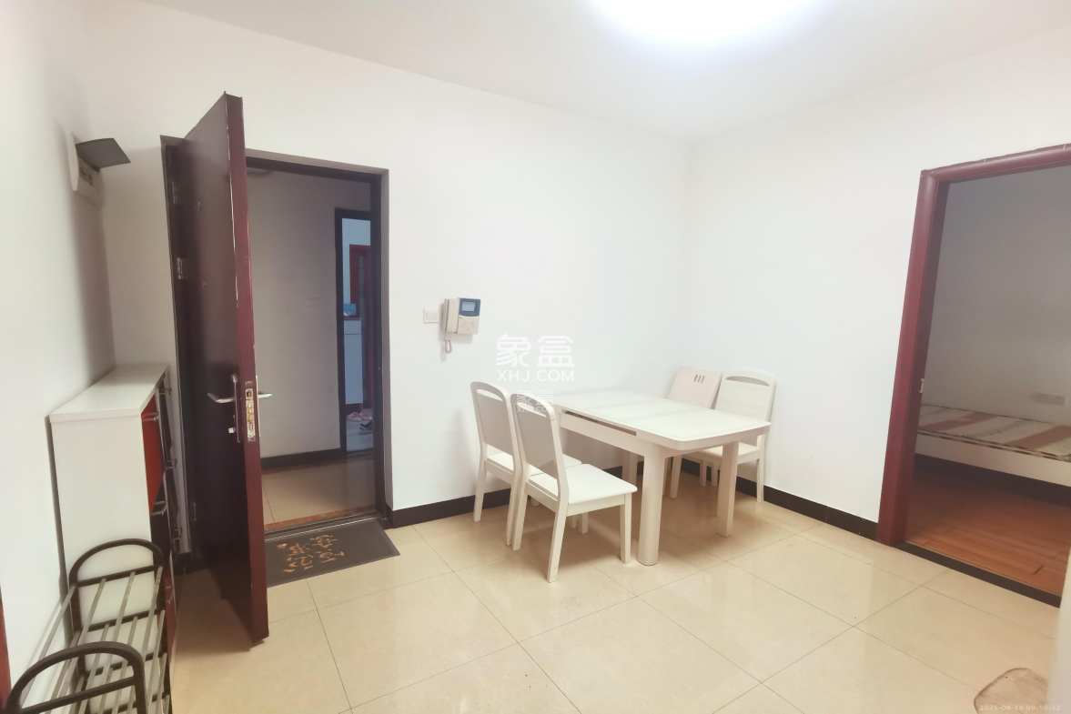 三一街区  3室2厅1卫    1600.0元/月 三一街区  3室2厅1卫    1600.0元/月室内图