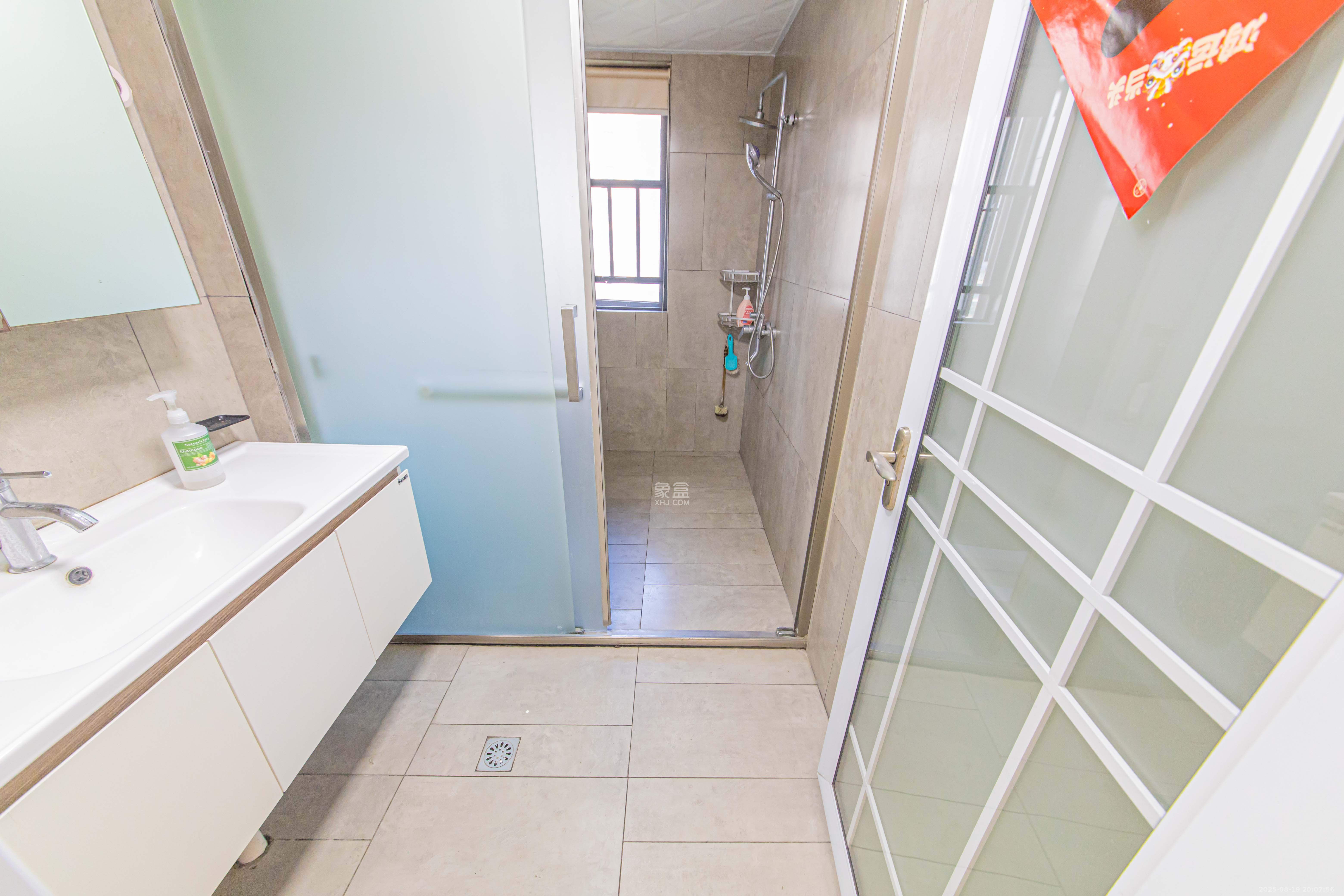 中建芙蓉嘉苑 3室2厅2卫 129.0万 中建芙蓉嘉苑 3室2厅2卫 129.0万卫生间