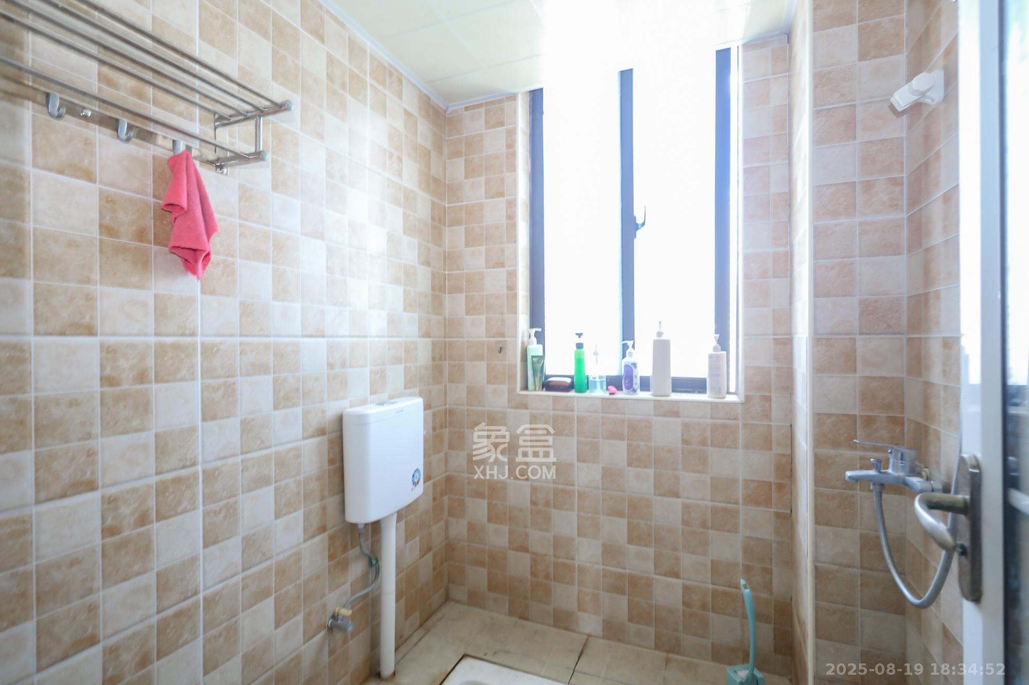 世茂外滩里（世茂铂翠湾三期）  4室2厅2卫    245.0万其他