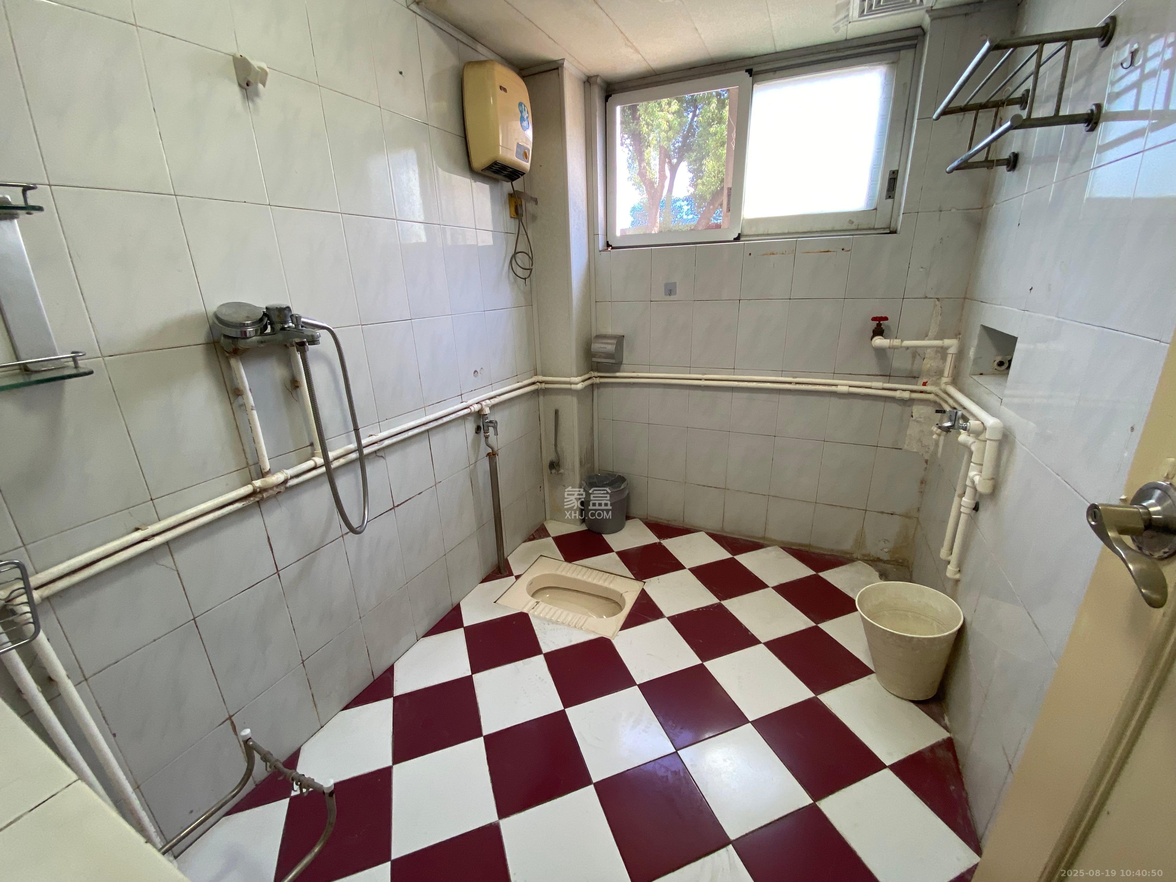 体育局宿舍  3室2厅1卫    3000.0元/月室内图