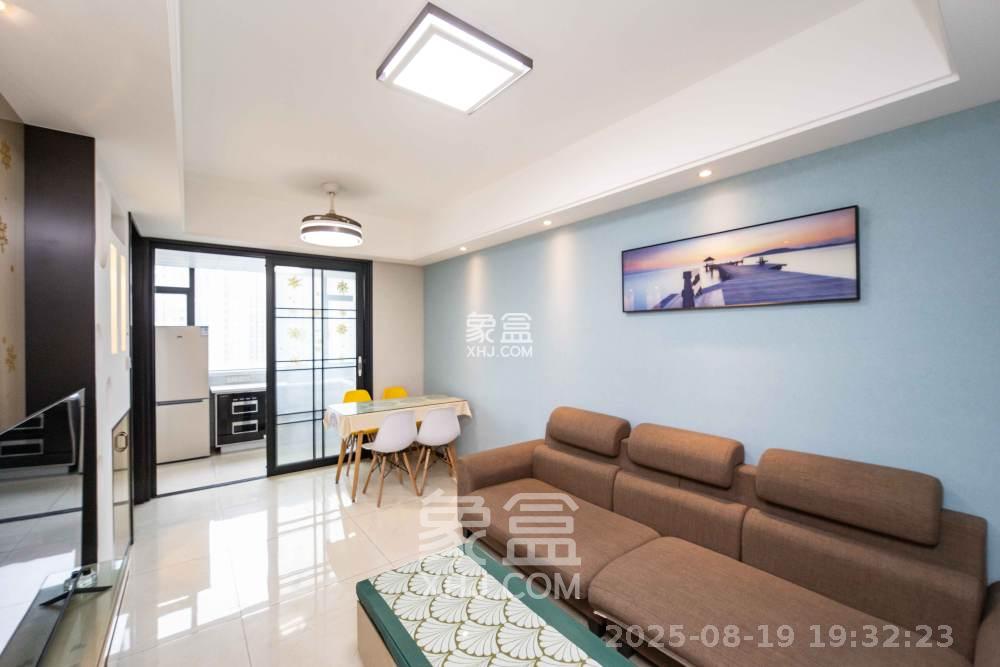 锦湘国际星城三期(锦绣苑) 2室1厅1卫 2300.0元/月 锦湘国际星城三期(锦绣苑) 2室1厅1卫 2300.0元/月室内图