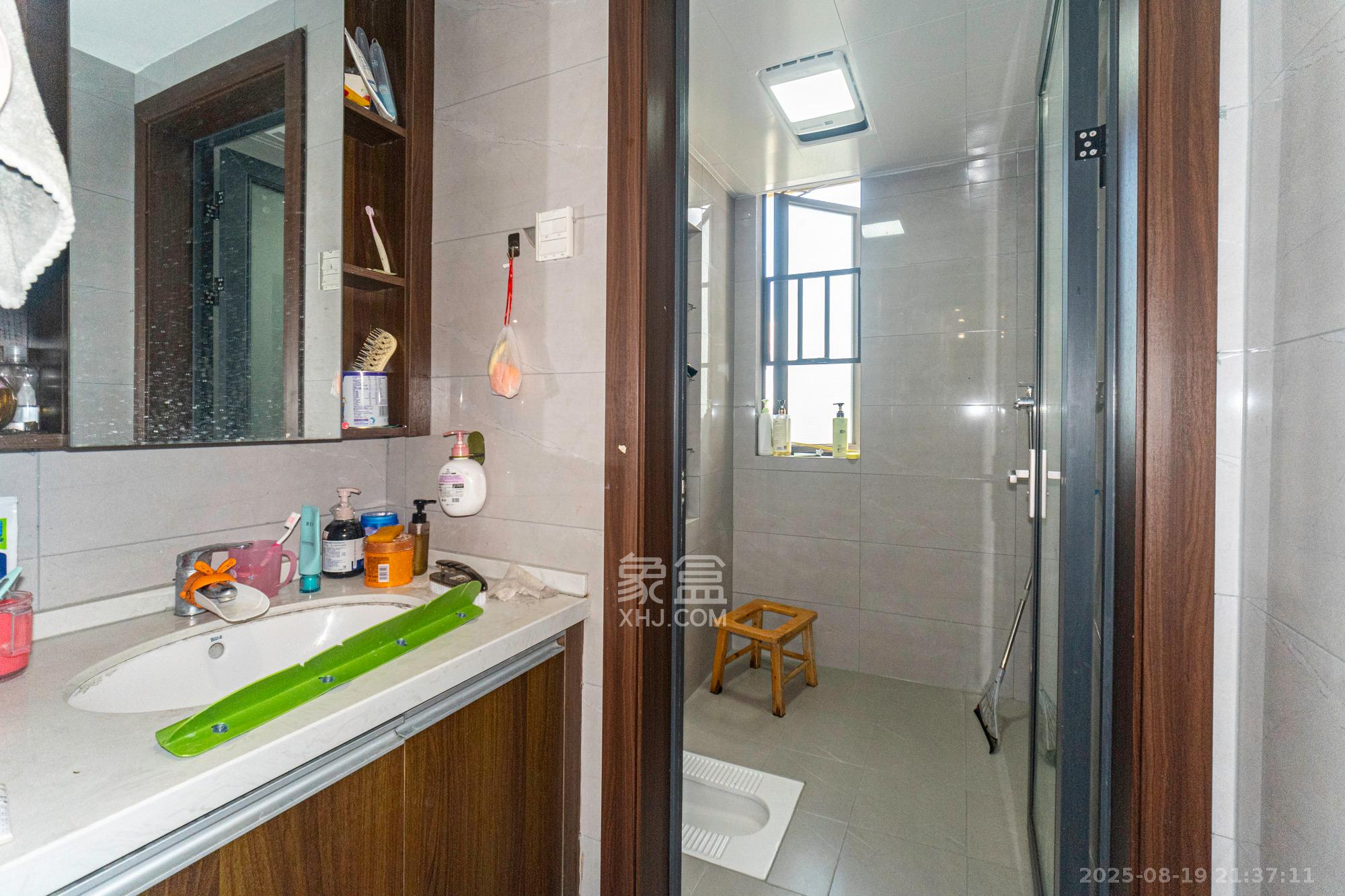 星城春晓 3室2厅1卫 90.0万 星城春晓 3室2厅1卫 90.0万卫生间